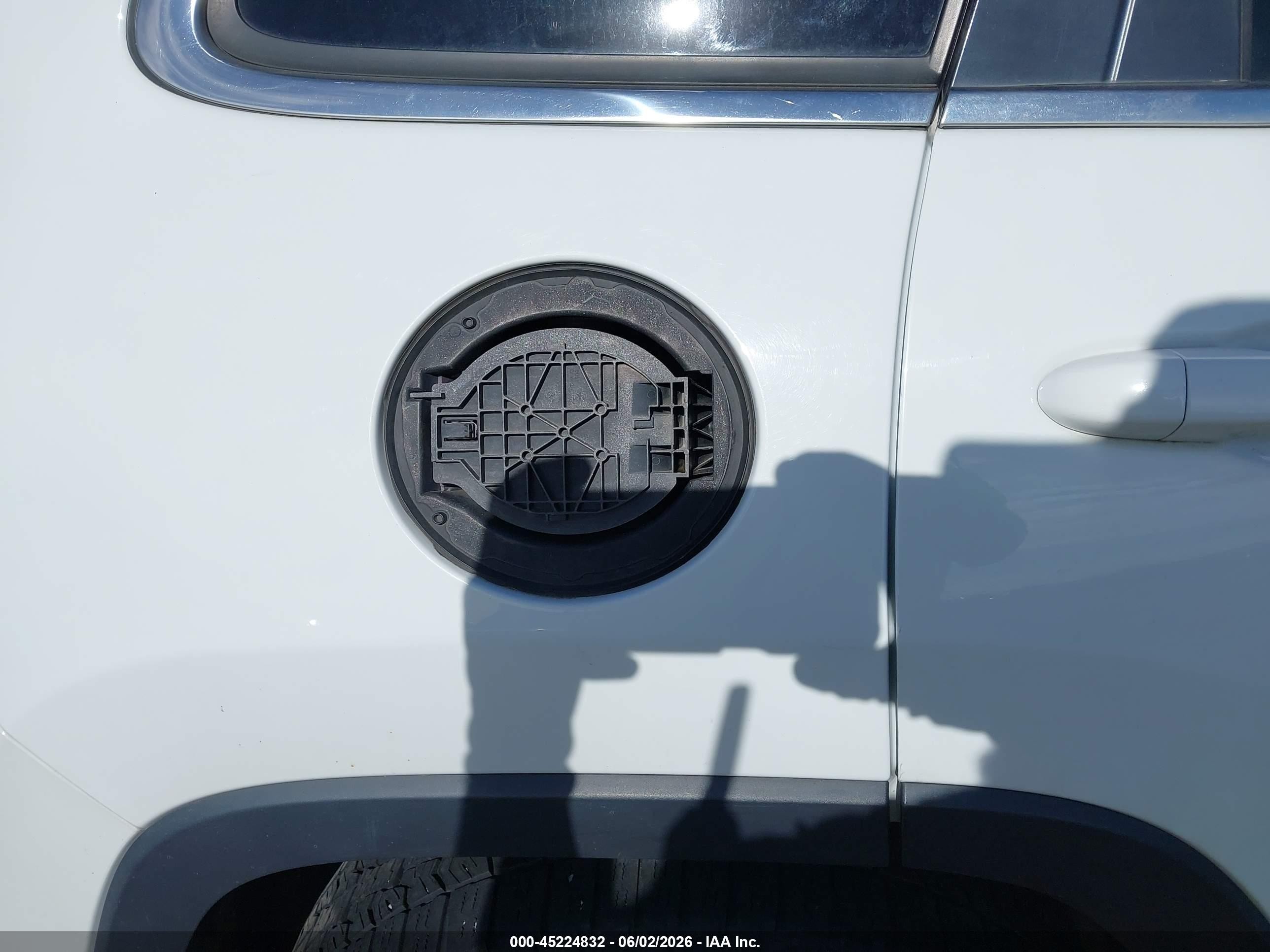 2015 Jeep Cherokee Latitude White vin: 1C4PJMCS4FW562277
