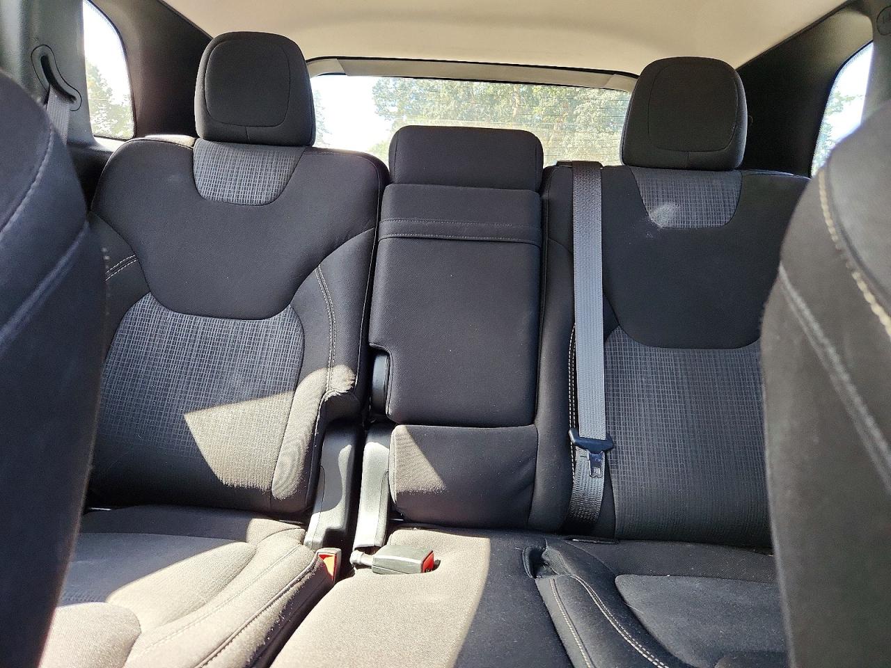 2015 Jeep Cherokee Latitude Blue vin: 1C4PJMCS4FW604494