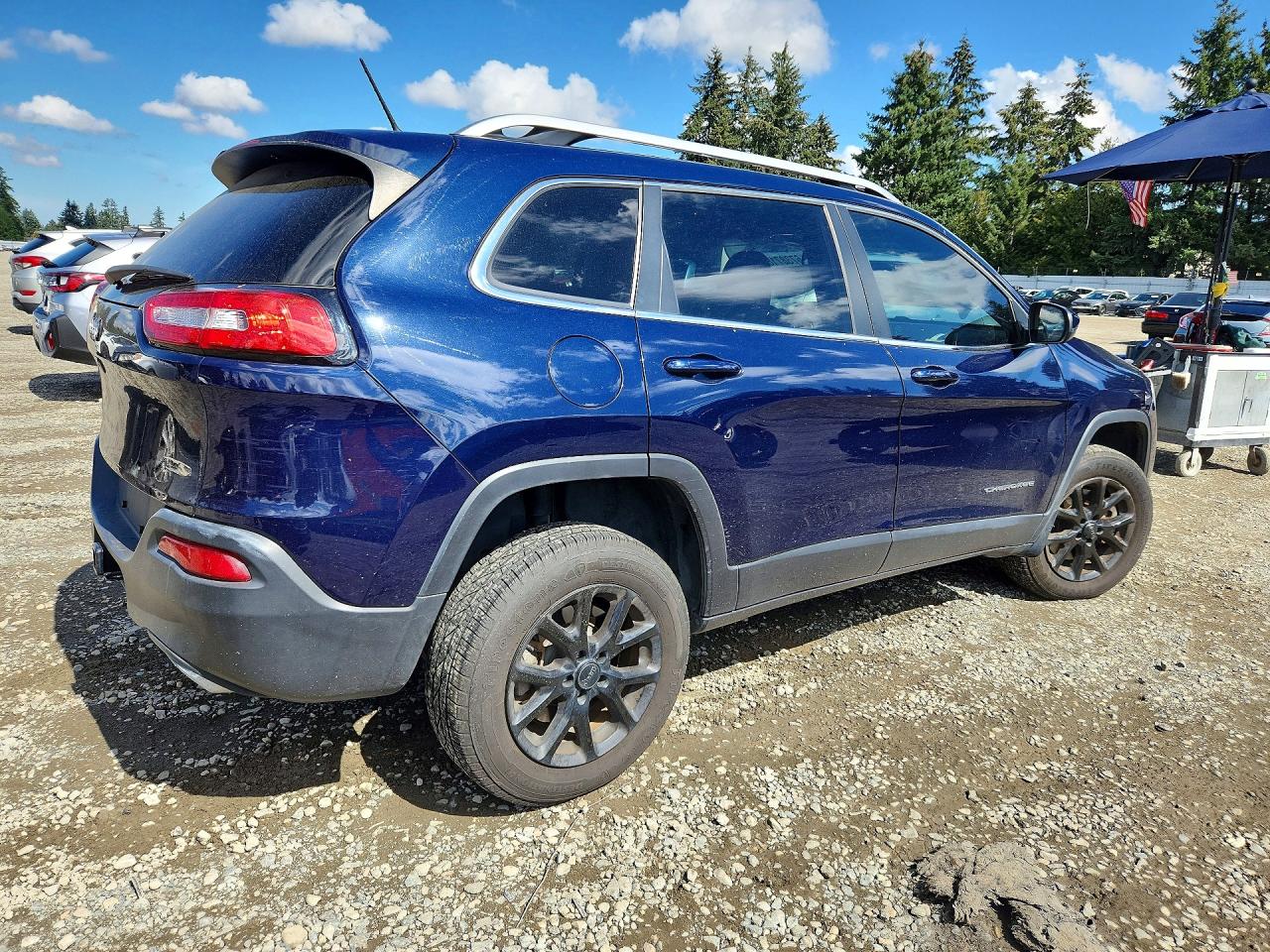 2015 Jeep Cherokee Latitude Blue vin: 1C4PJMCS4FW604494