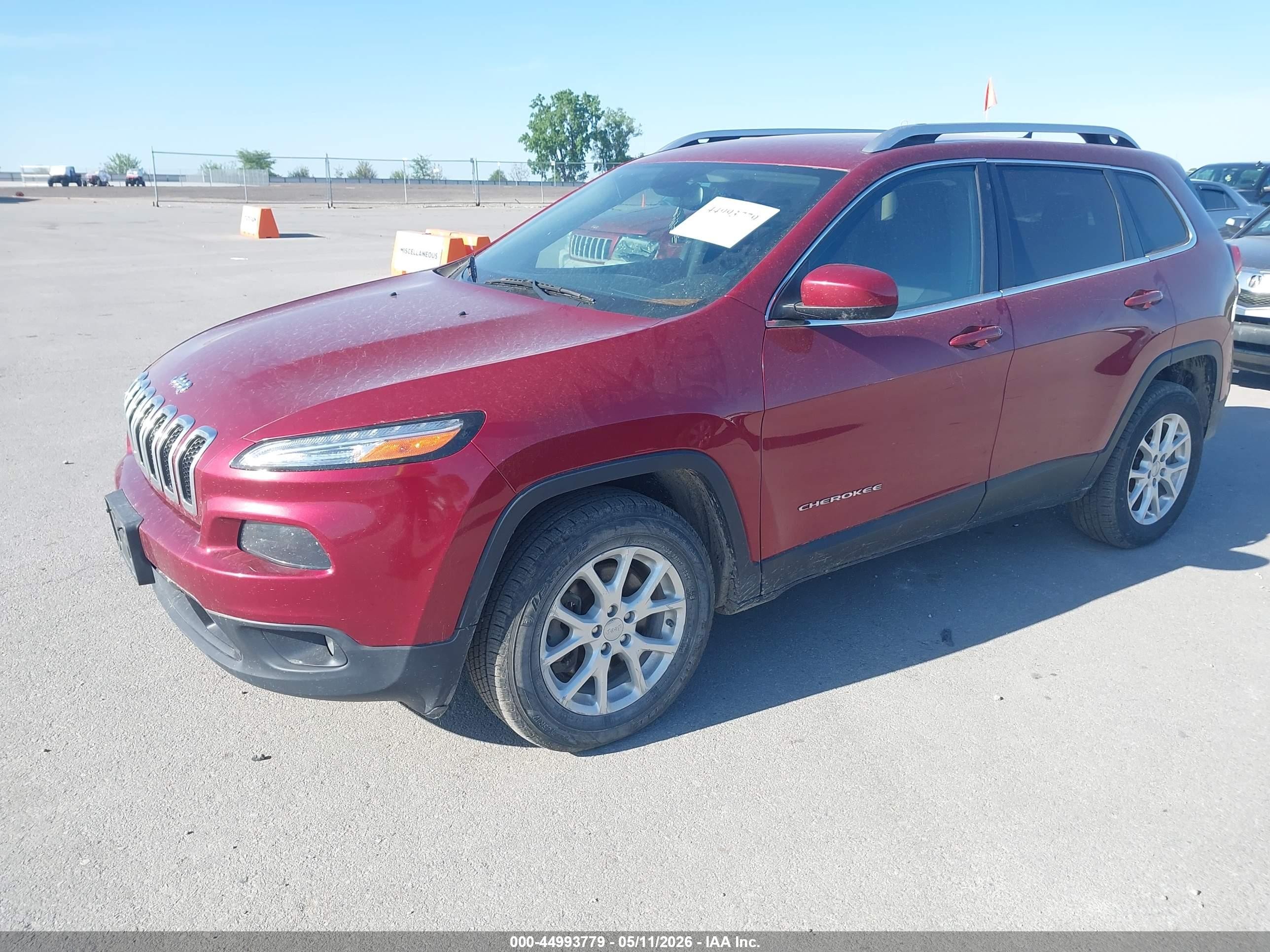 2015 Jeep Cherokee Latitude Red vin: 1C4PJMCS4FW649614