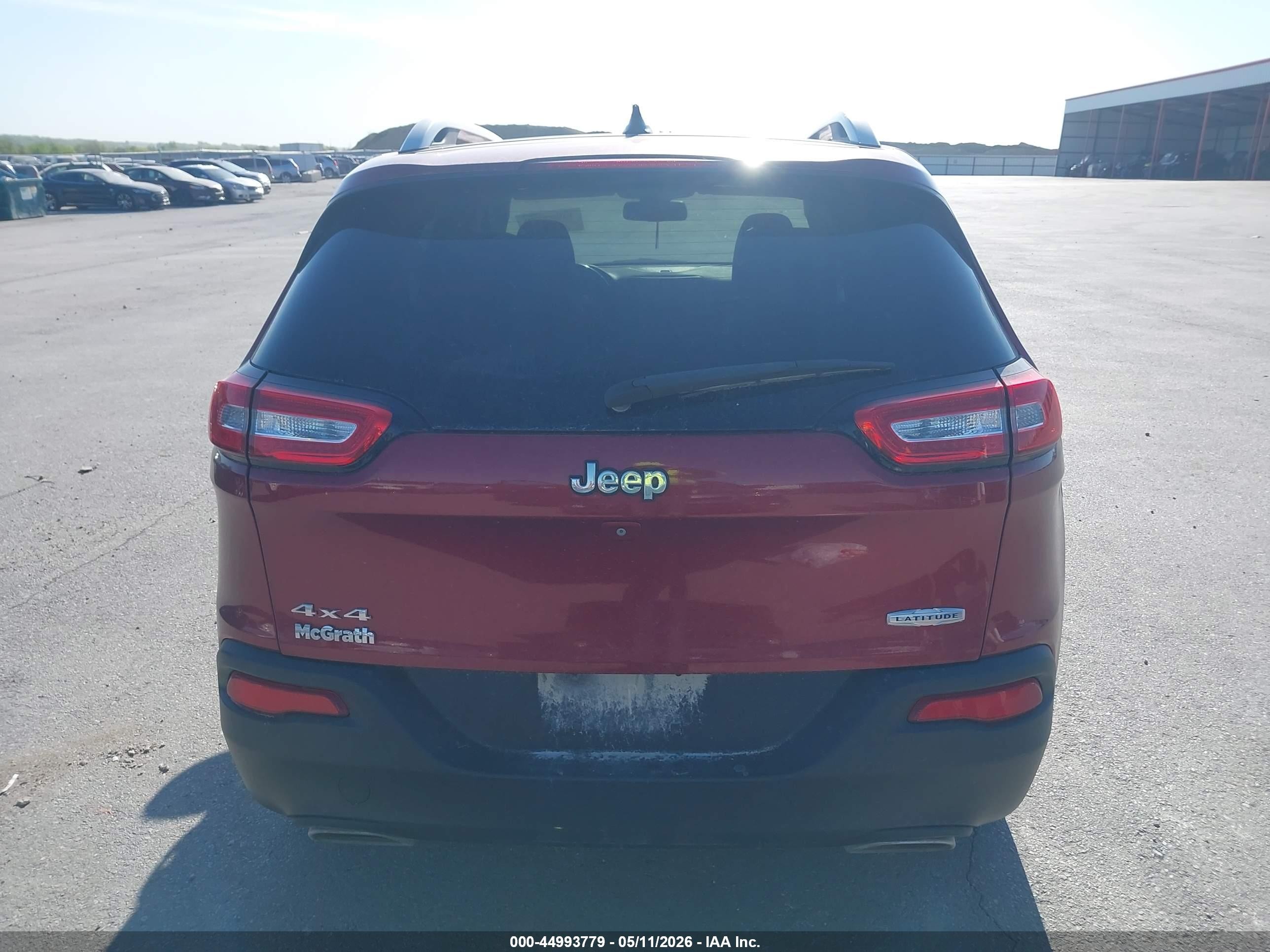 2015 Jeep Cherokee Latitude Red vin: 1C4PJMCS4FW649614