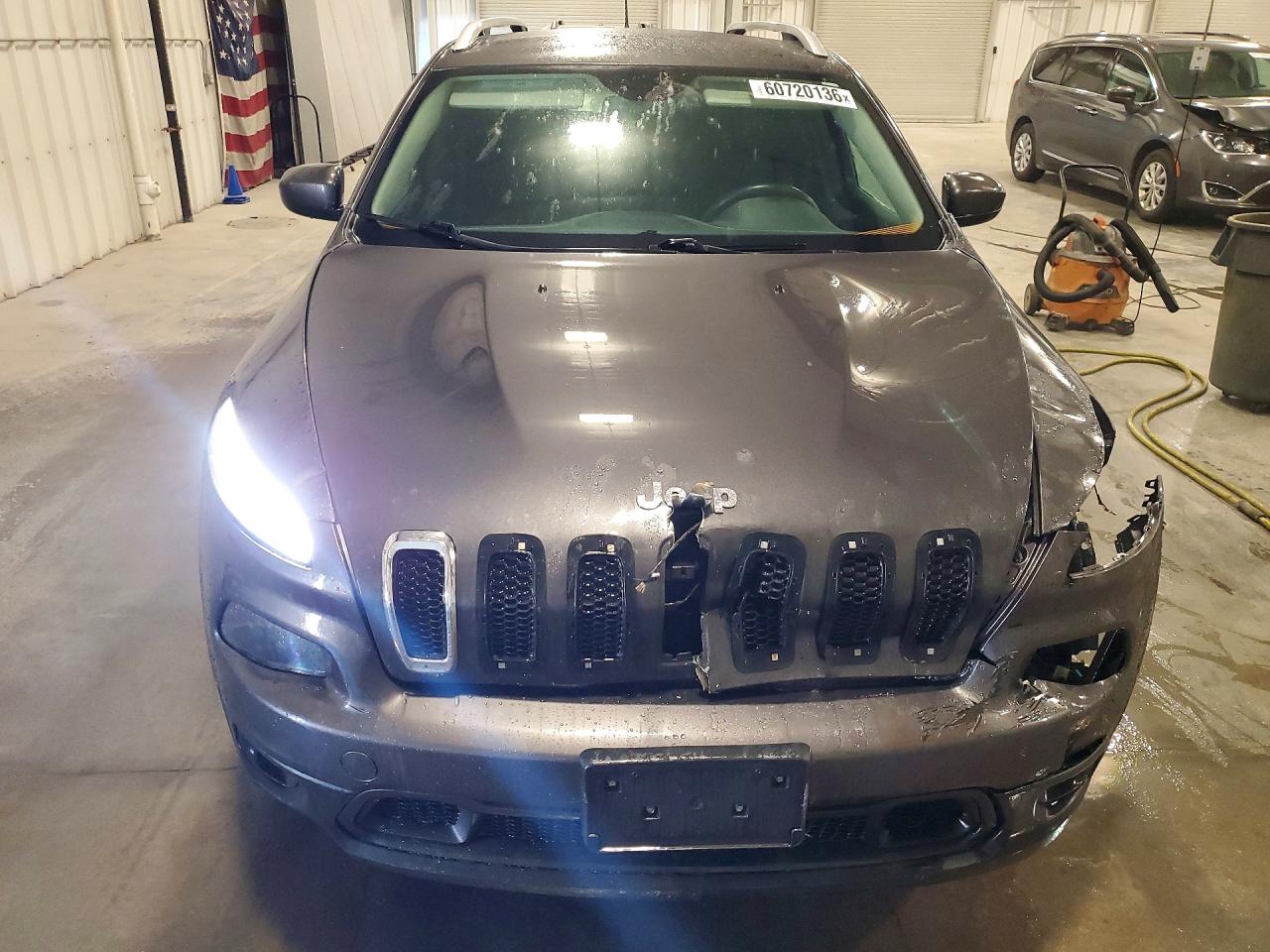 2015 Jeep Cherokee Latitude Gray vin: 1C4PJMCS4FW687117