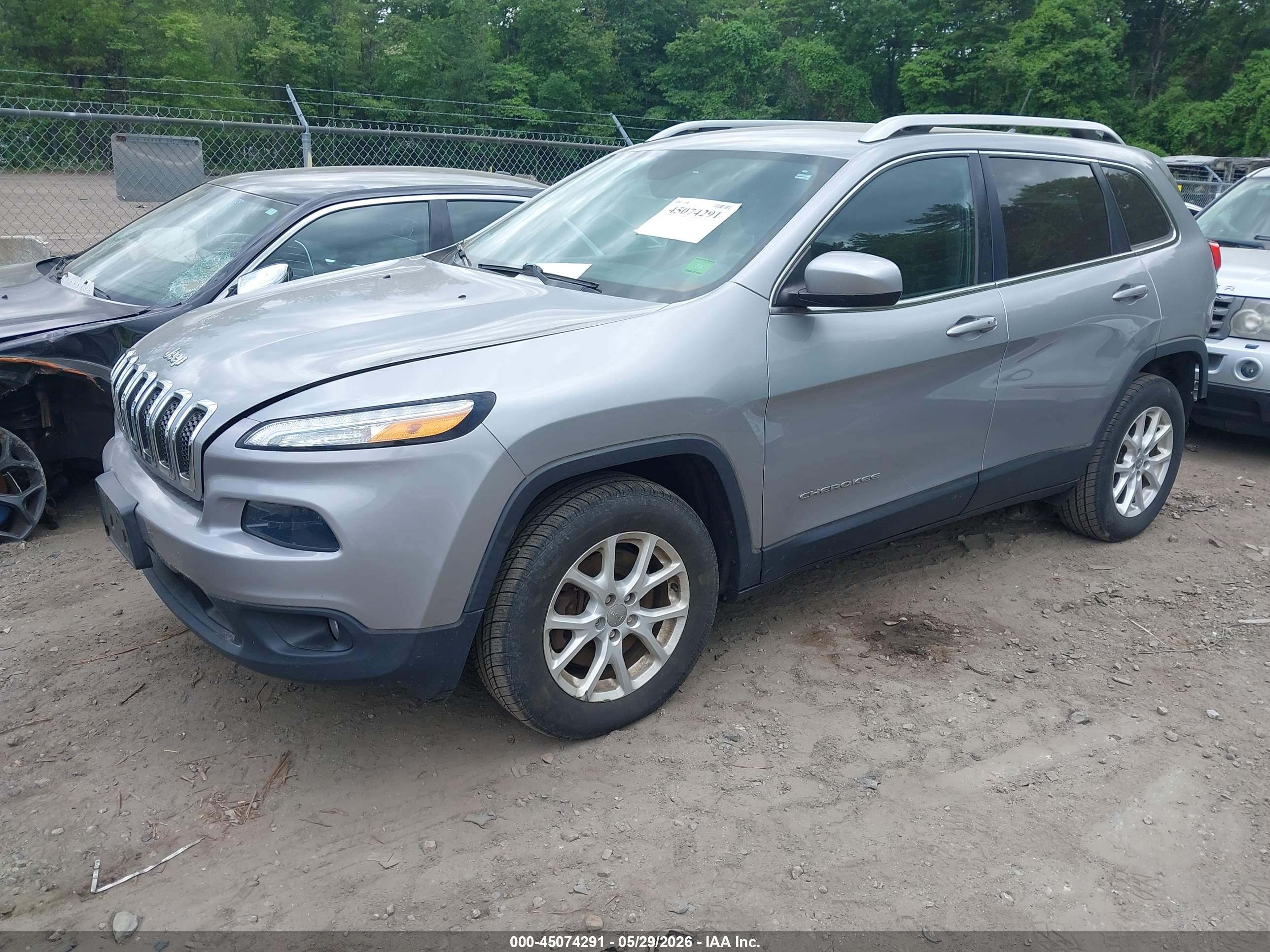 2015 Jeep Cherokee Latitude Silver vin: 1C4PJMCS4FW788707