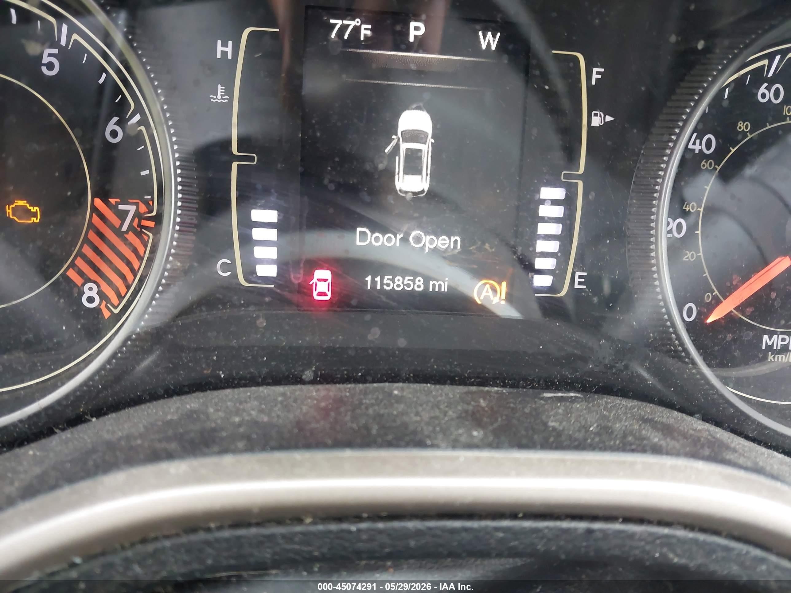 2015 Jeep Cherokee Latitude Silver vin: 1C4PJMCS4FW788707
