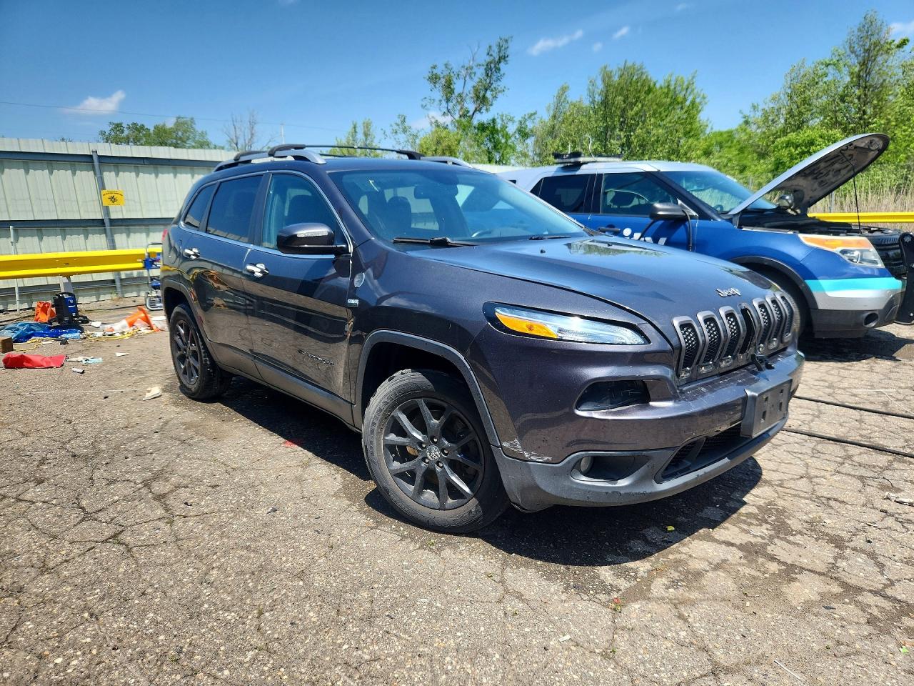 2016 Jeep Cherokee Latitude Charcoal vin: 1C4PJMCS4GW327508