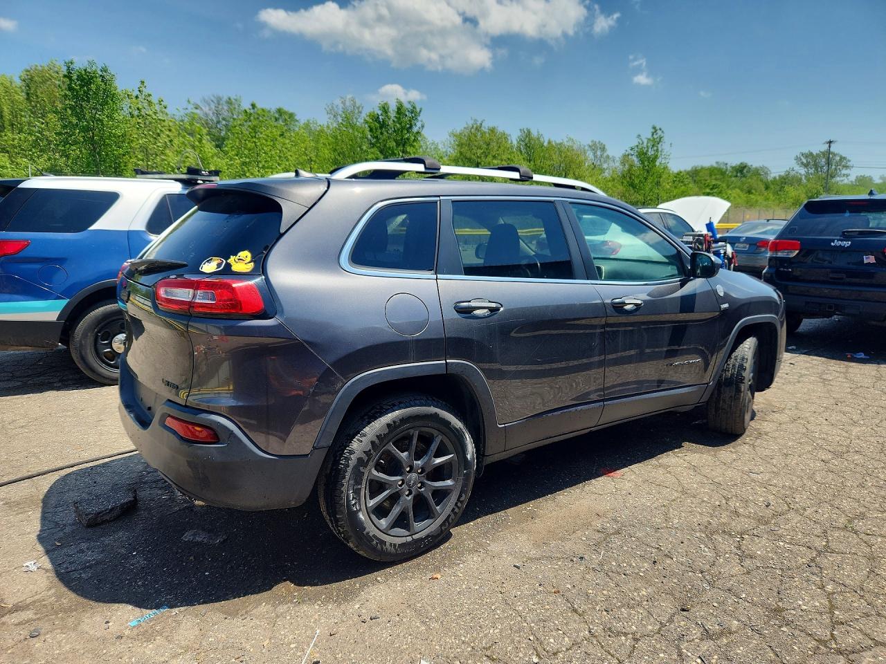 2016 Jeep Cherokee Latitude Charcoal vin: 1C4PJMCS4GW327508