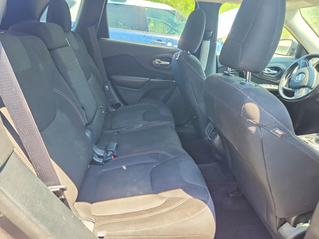 2016 Jeep Cherokee Latitude Charcoal vin: 1C4PJMCS4GW327508