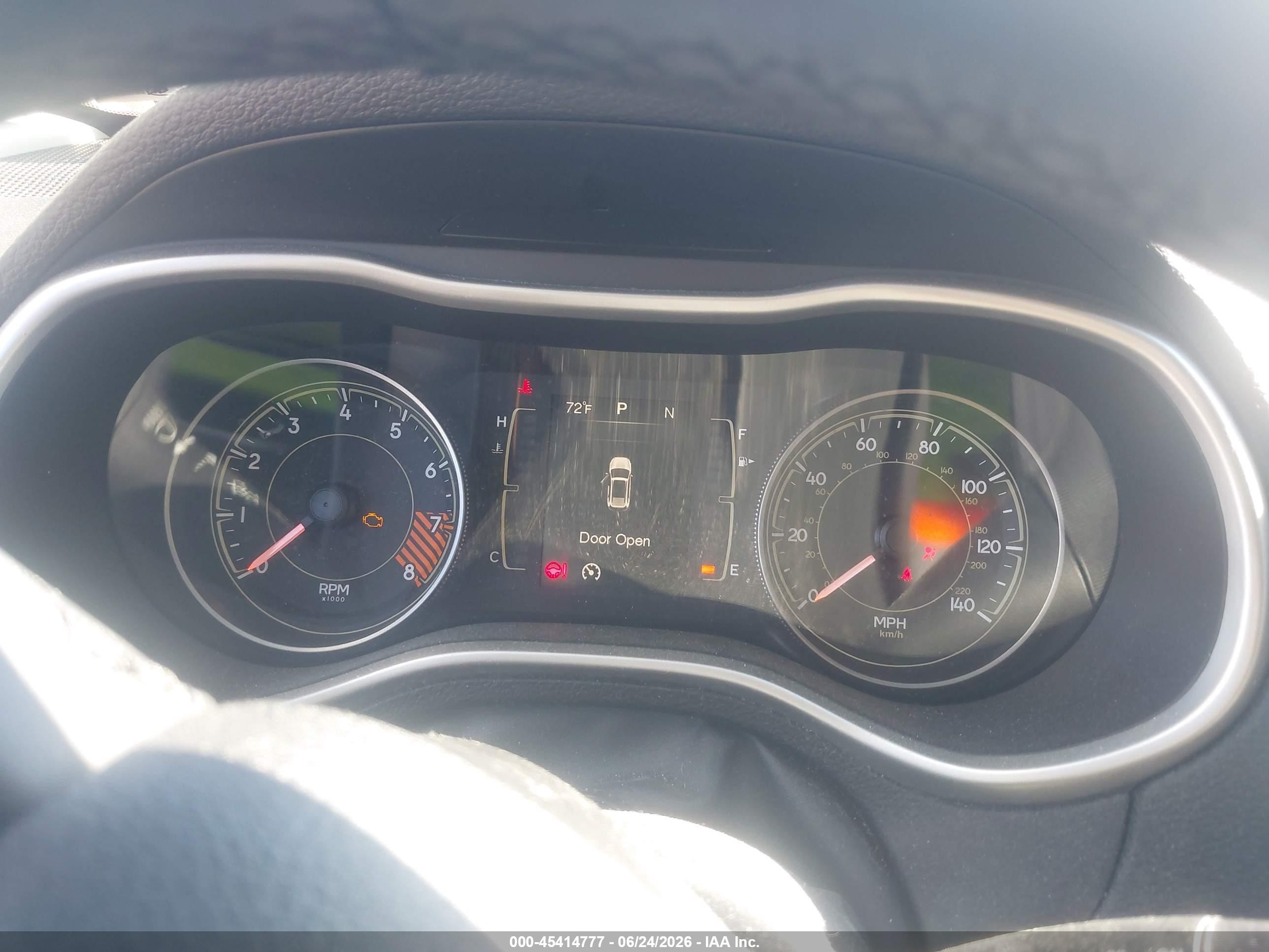 2014 Jeep Cherokee Latitude Серебряный vin: 1C4PJMCS5EW108571