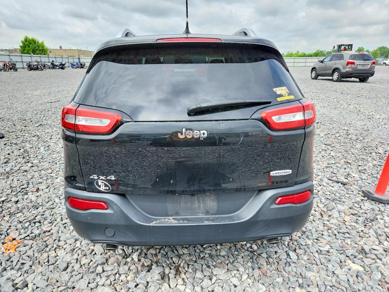2014 Jeep Cherokee Latitude Black vin: 1C4PJMCS5EW120977