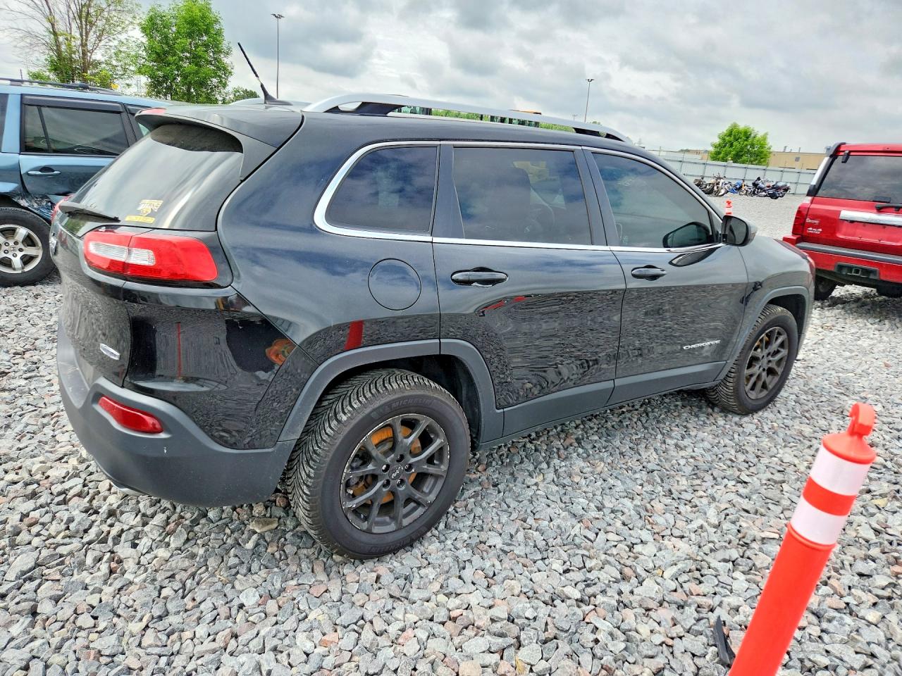 2014 Jeep Cherokee Latitude Black vin: 1C4PJMCS5EW120977