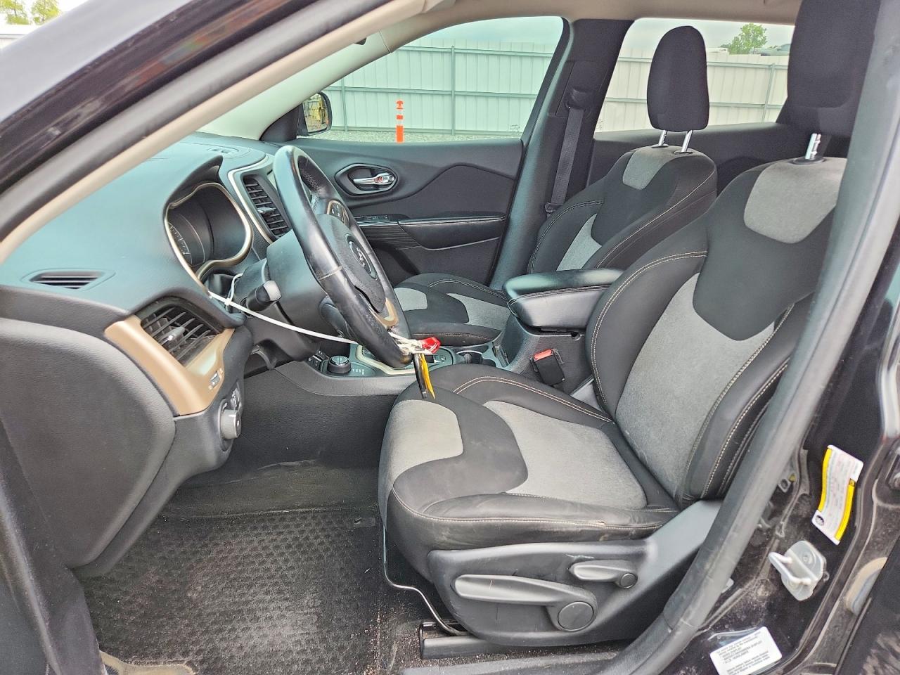 2014 Jeep Cherokee Latitude Black vin: 1C4PJMCS5EW120977