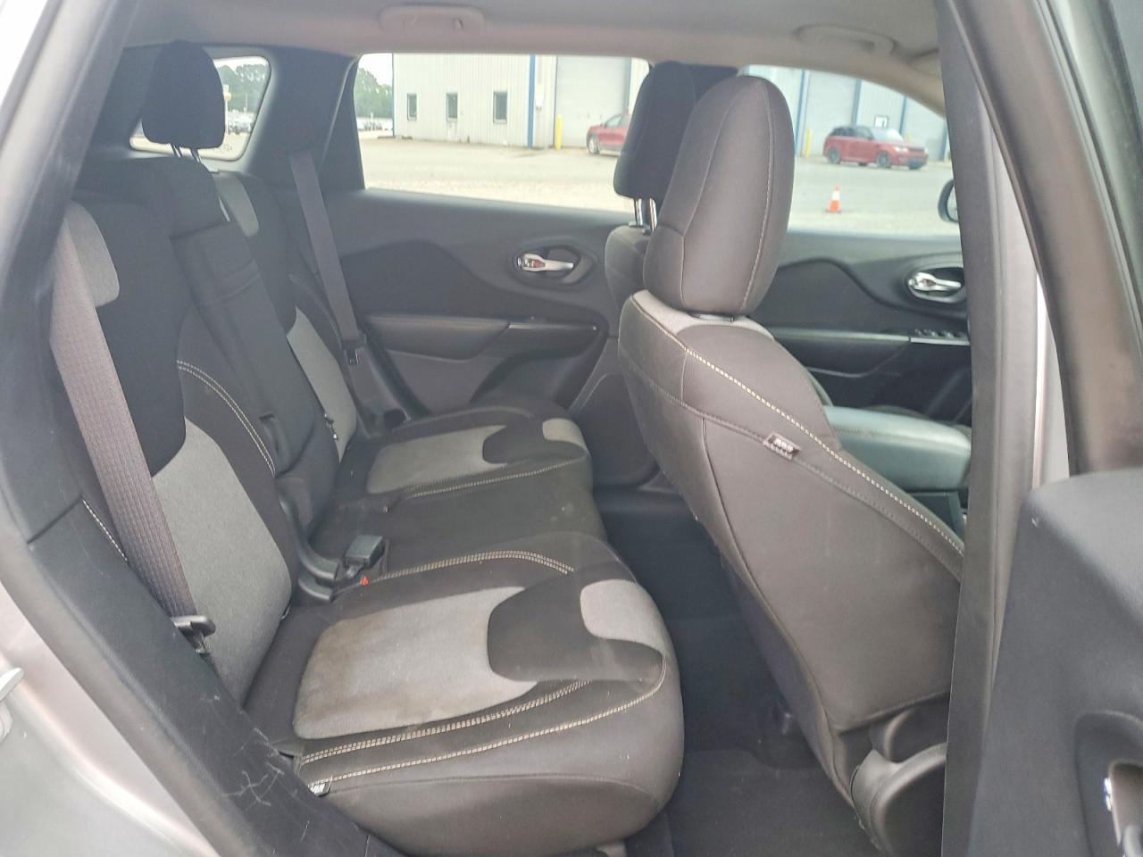 2014 Jeep Cherokee Latitude Gray vin: 1C4PJMCS5EW193122