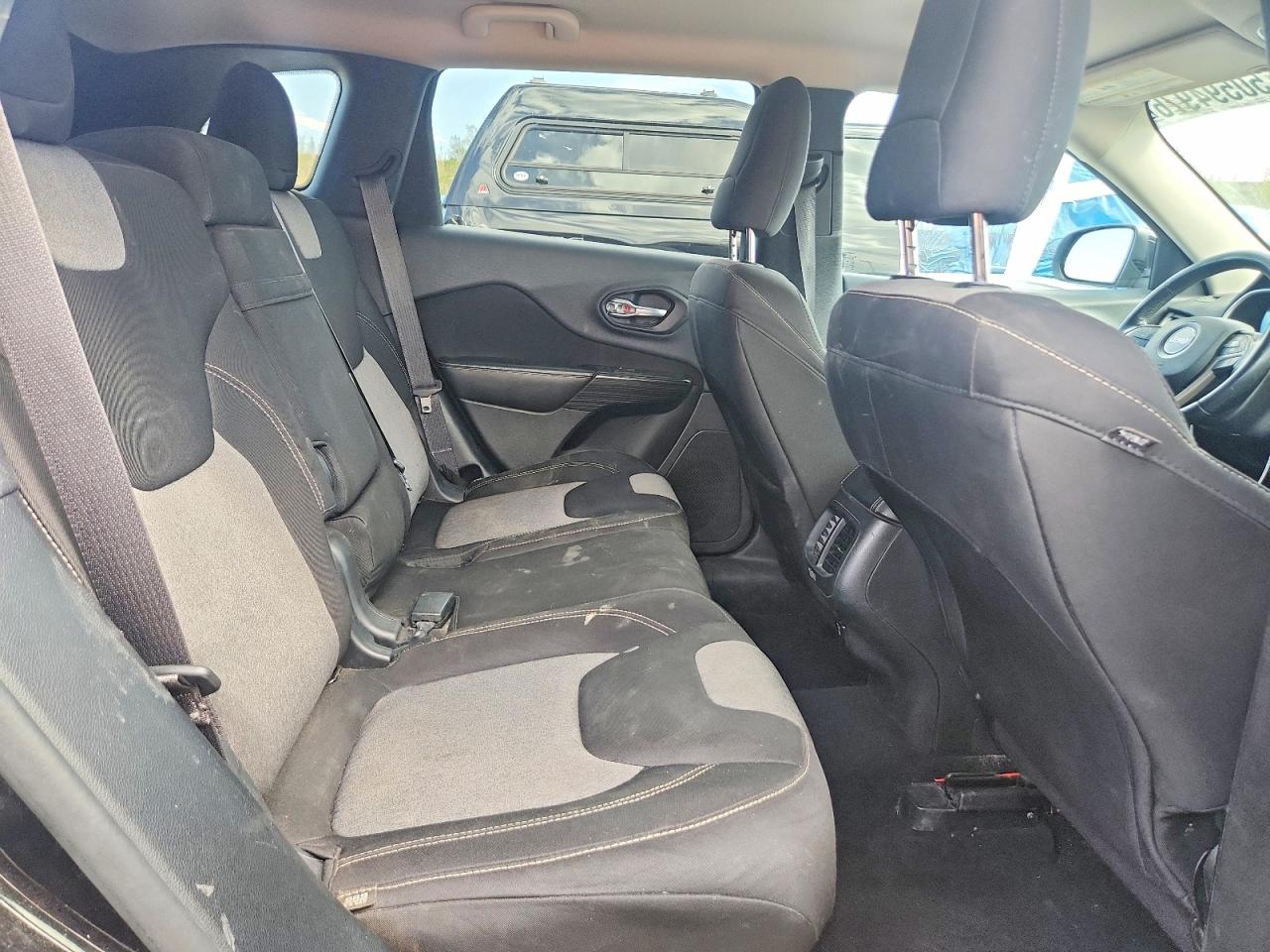 2014 Jeep Cherokee Latitude Black vin: 1C4PJMCS5EW193184