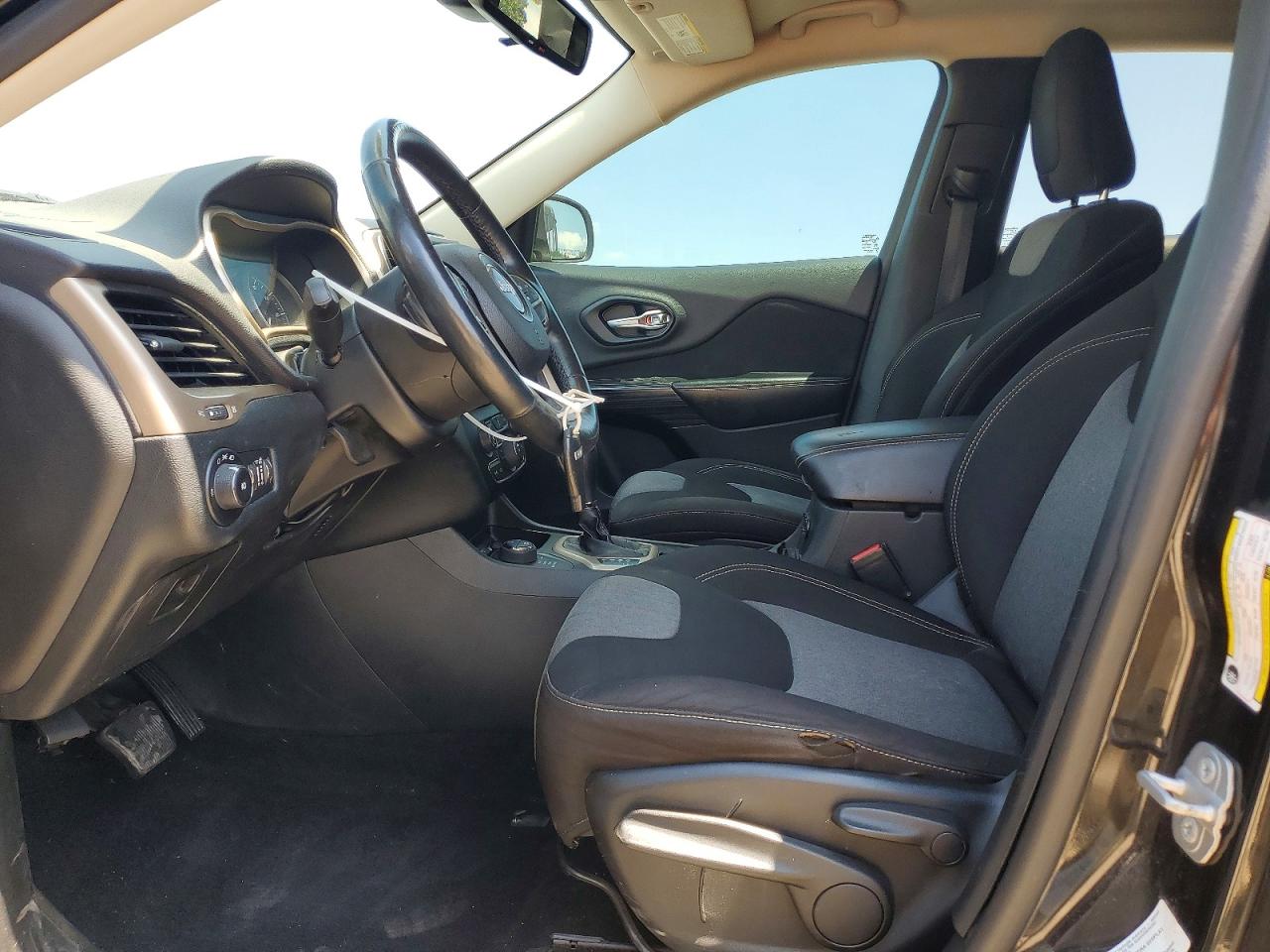 2014 Jeep Cherokee Latitude Black vin: 1C4PJMCS5EW223252