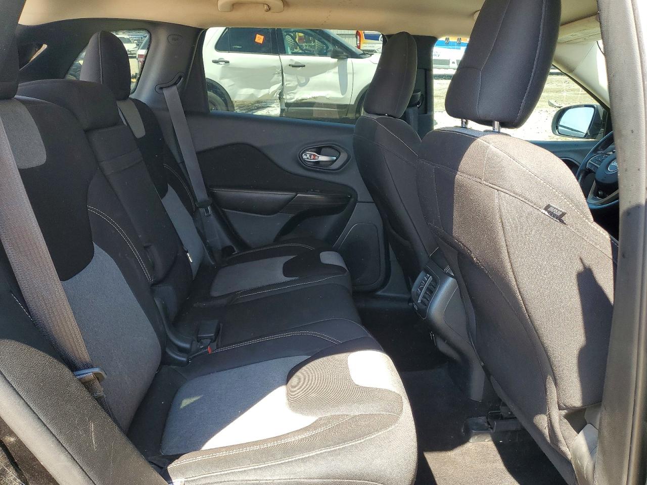 2014 Jeep Cherokee Latitude Black vin: 1C4PJMCS5EW223252