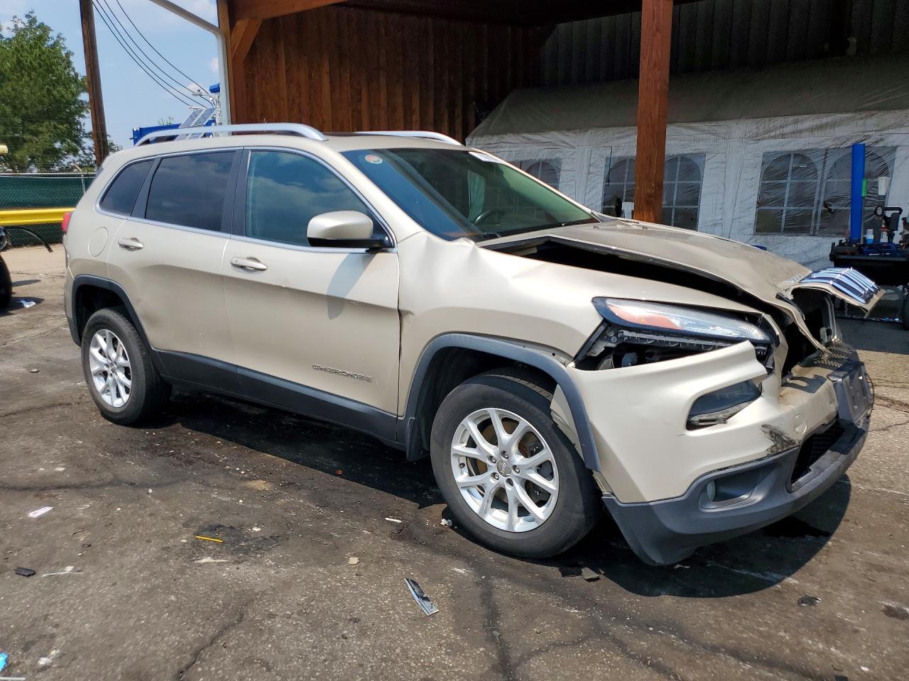 2014 Jeep Cherokee Latitude Gold vin: 1C4PJMCS5EW285377