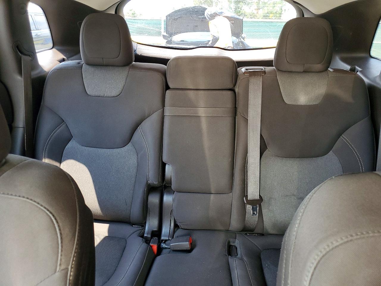 2014 Jeep Cherokee Latitude Gold vin: 1C4PJMCS5EW285377