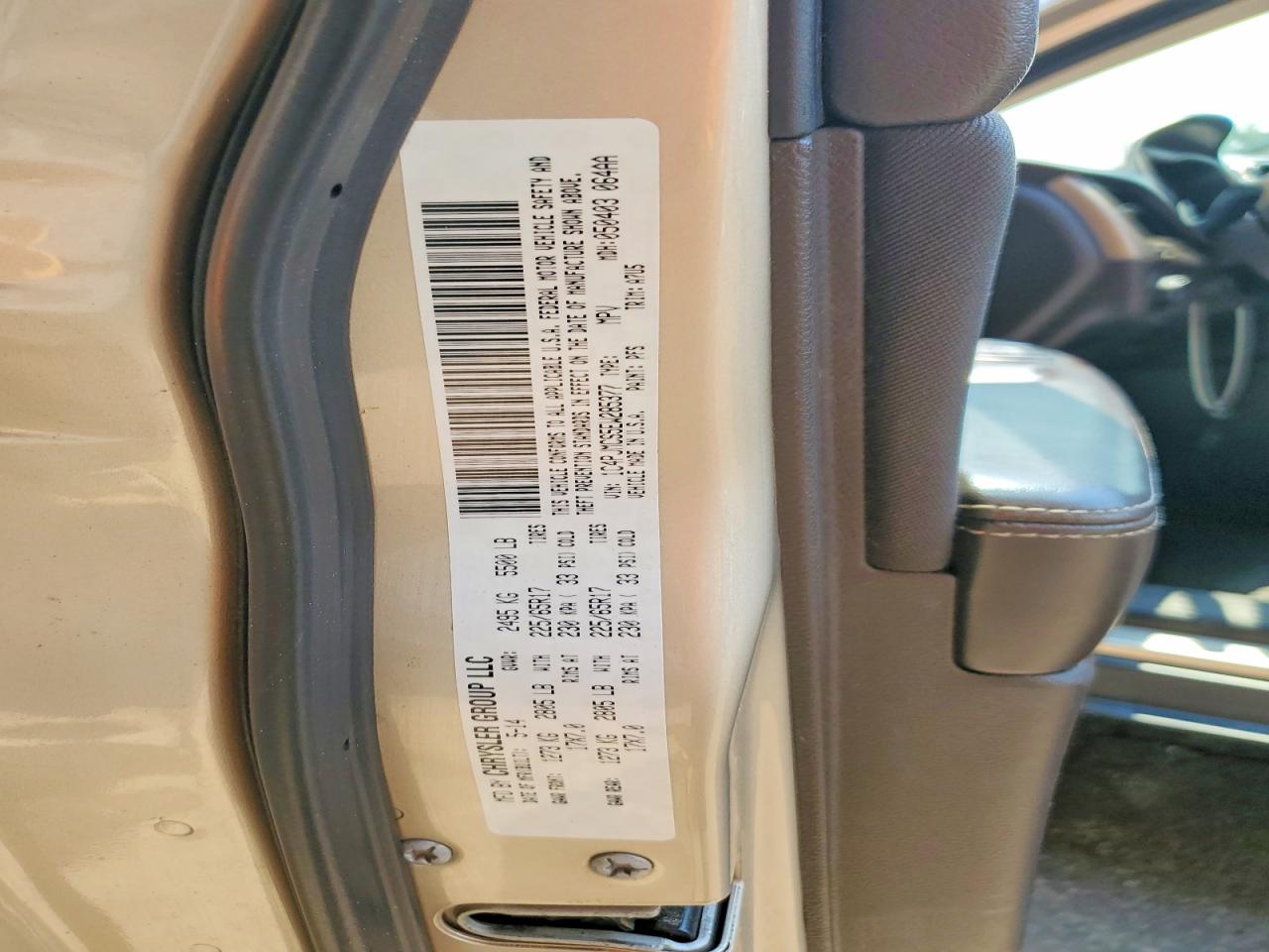 2014 Jeep Cherokee Latitude Gold vin: 1C4PJMCS5EW285377