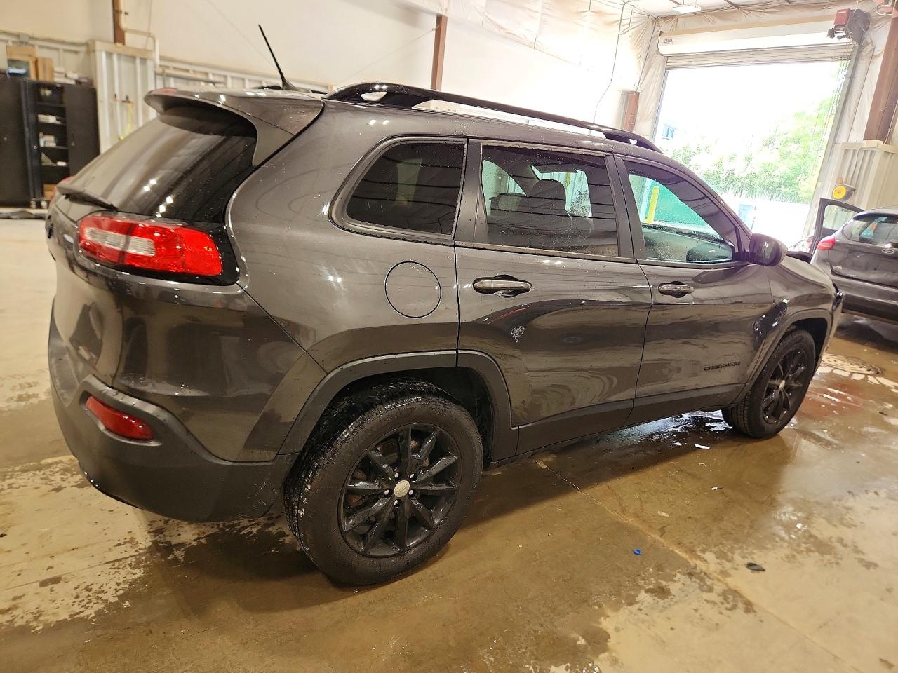2014 Jeep Cherokee Latitude Gray vin: 1C4PJMCS5EW298341