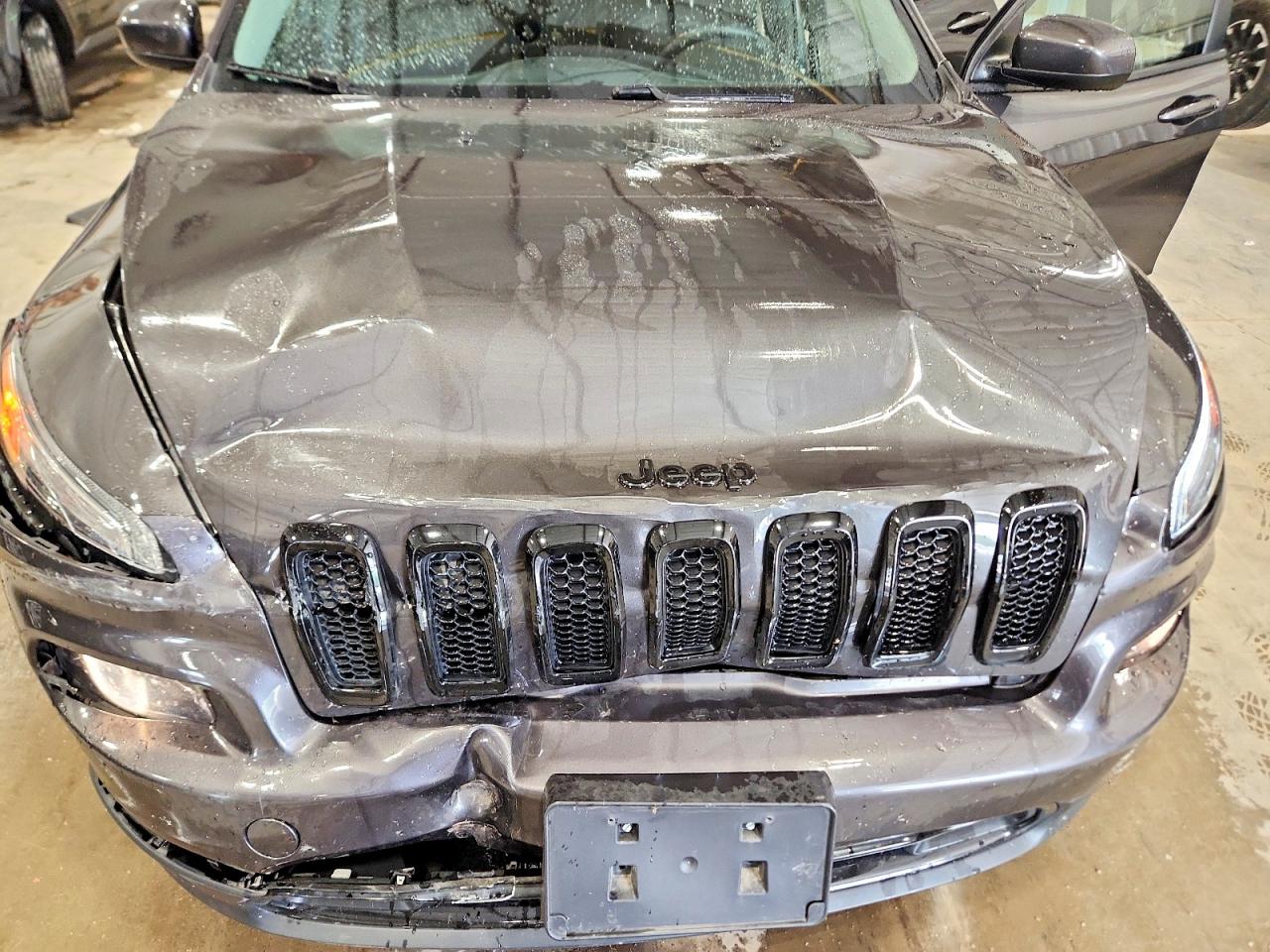 2014 Jeep Cherokee Latitude Gray vin: 1C4PJMCS5EW298341