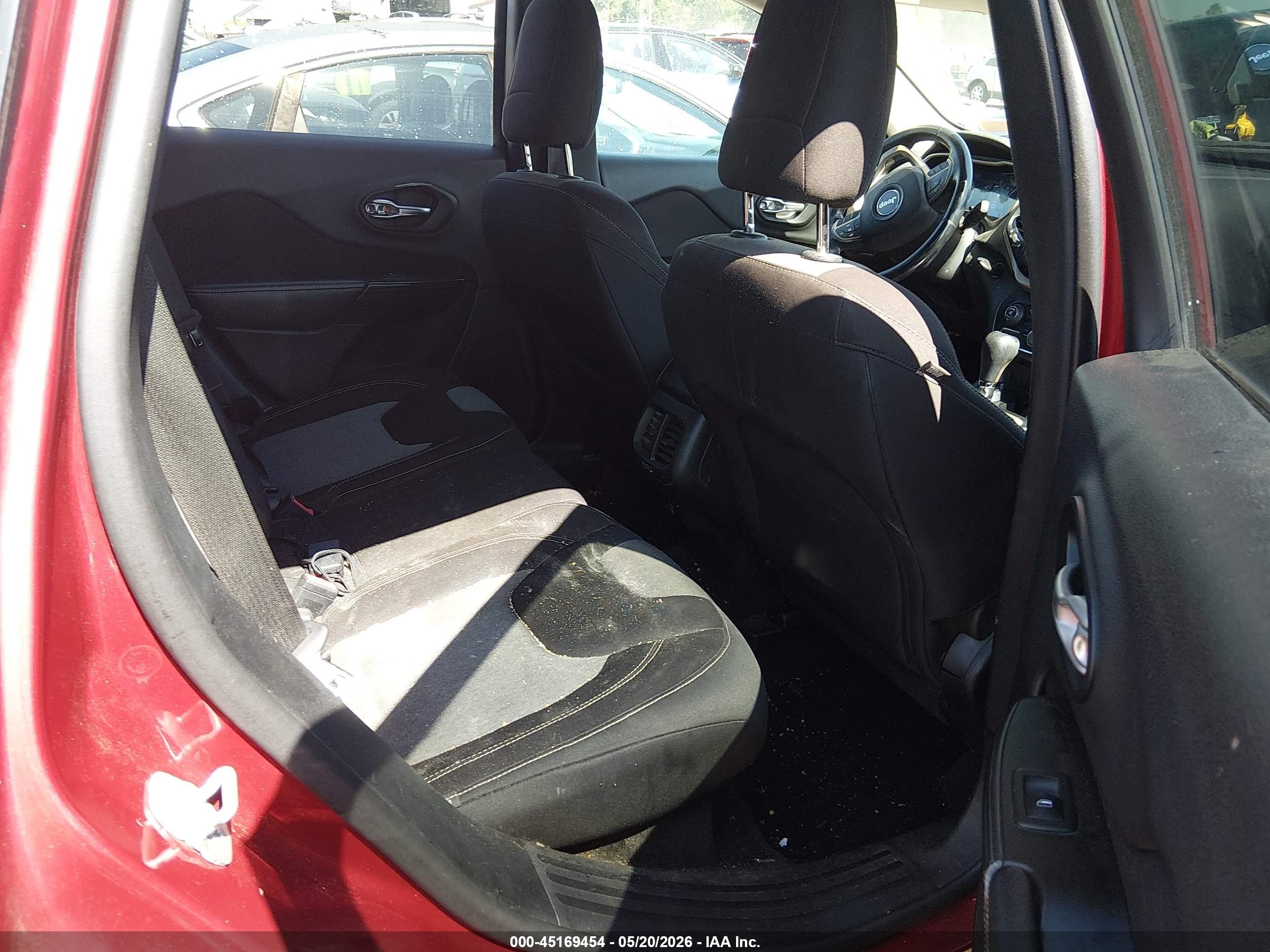 2014 Jeep Cherokee Latitude Burgundy vin: 1C4PJMCS5EW317695