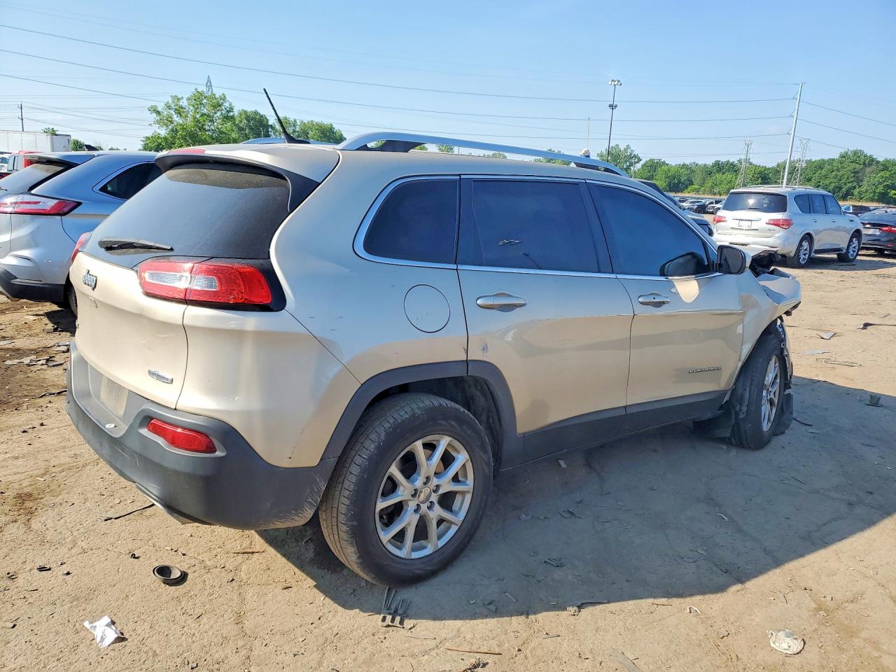 2015 Jeep Cherokee Latitude Желто-коричневый vin: 1C4PJMCS5FW501245