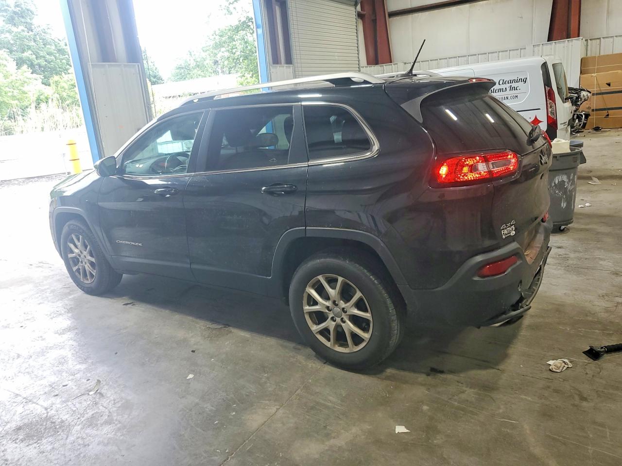 2015 Jeep Cherokee Latitude Black vin: 1C4PJMCS5FW513637