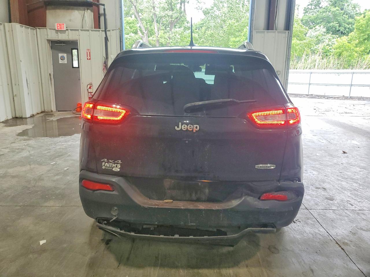 2015 Jeep Cherokee Latitude Black vin: 1C4PJMCS5FW513637