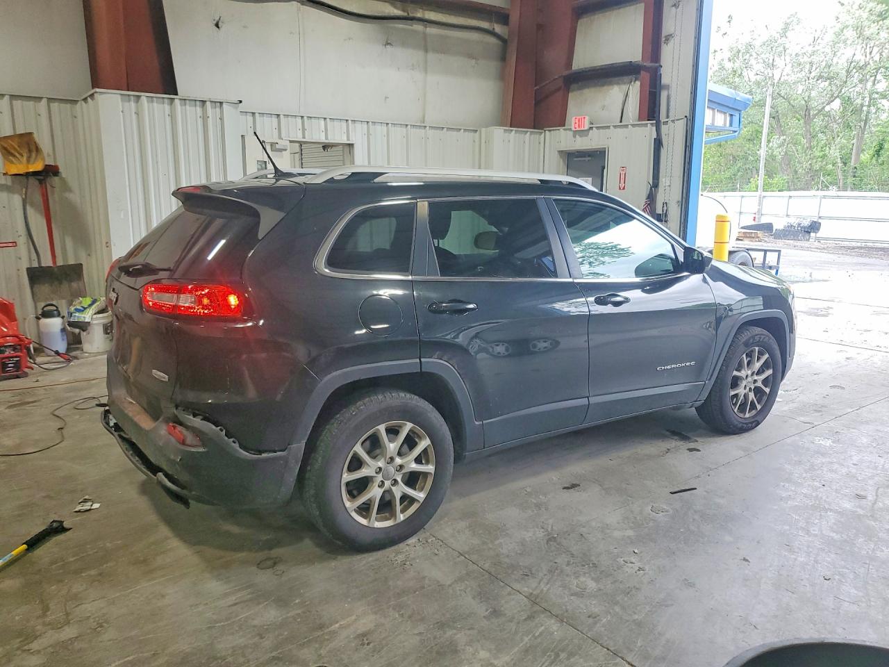 2015 Jeep Cherokee Latitude Black vin: 1C4PJMCS5FW513637