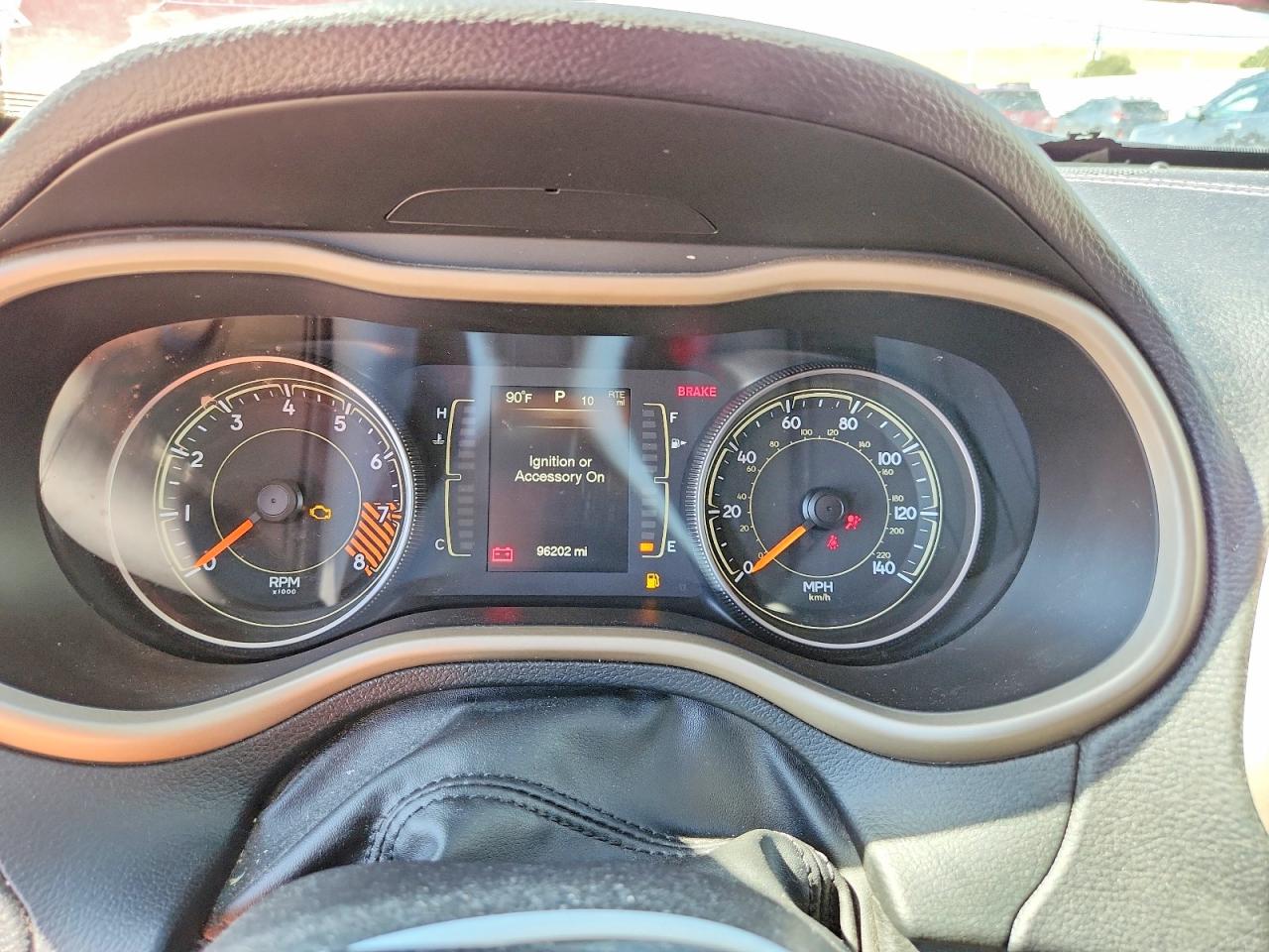 2015 Jeep Cherokee Latitude Burgundy vin: 1C4PJMCS5FW541454