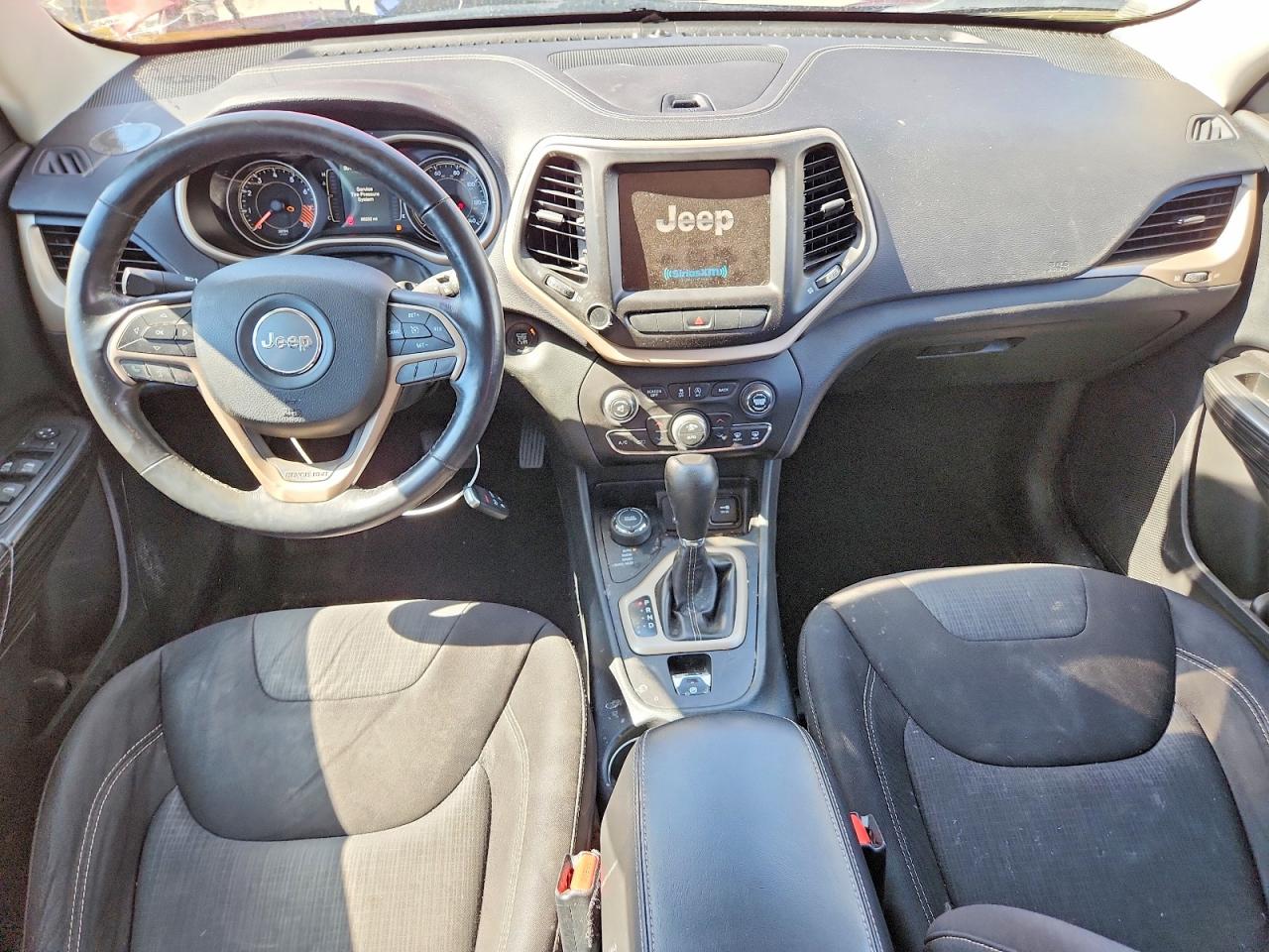 2015 Jeep Cherokee Latitude Burgundy vin: 1C4PJMCS5FW541454