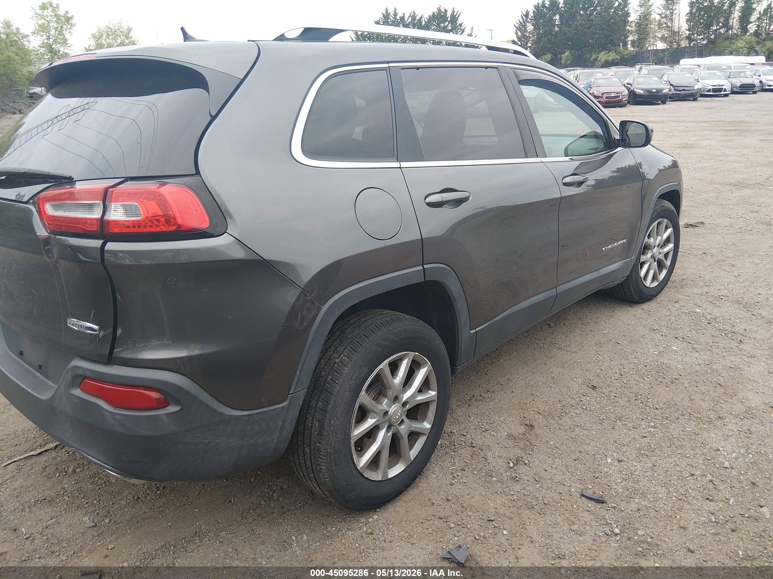 2015 Jeep Cherokee Latitude Black vin: 1C4PJMCS5FW559033