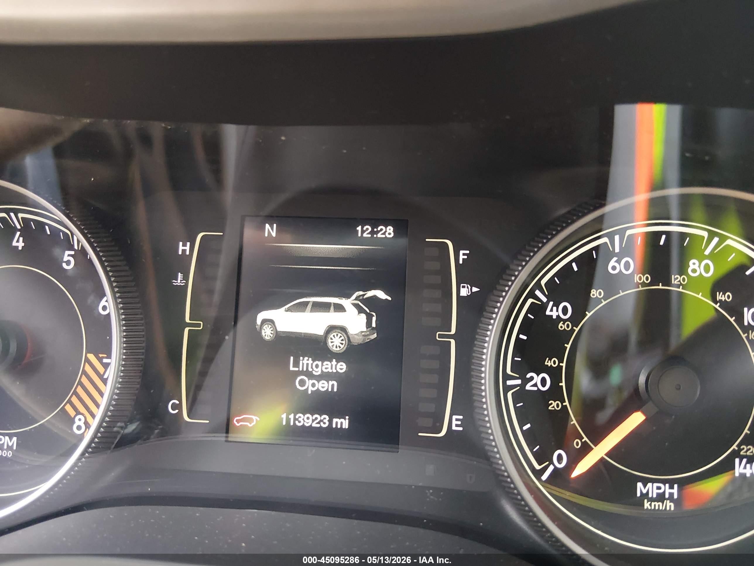 2015 Jeep Cherokee Latitude Black vin: 1C4PJMCS5FW559033