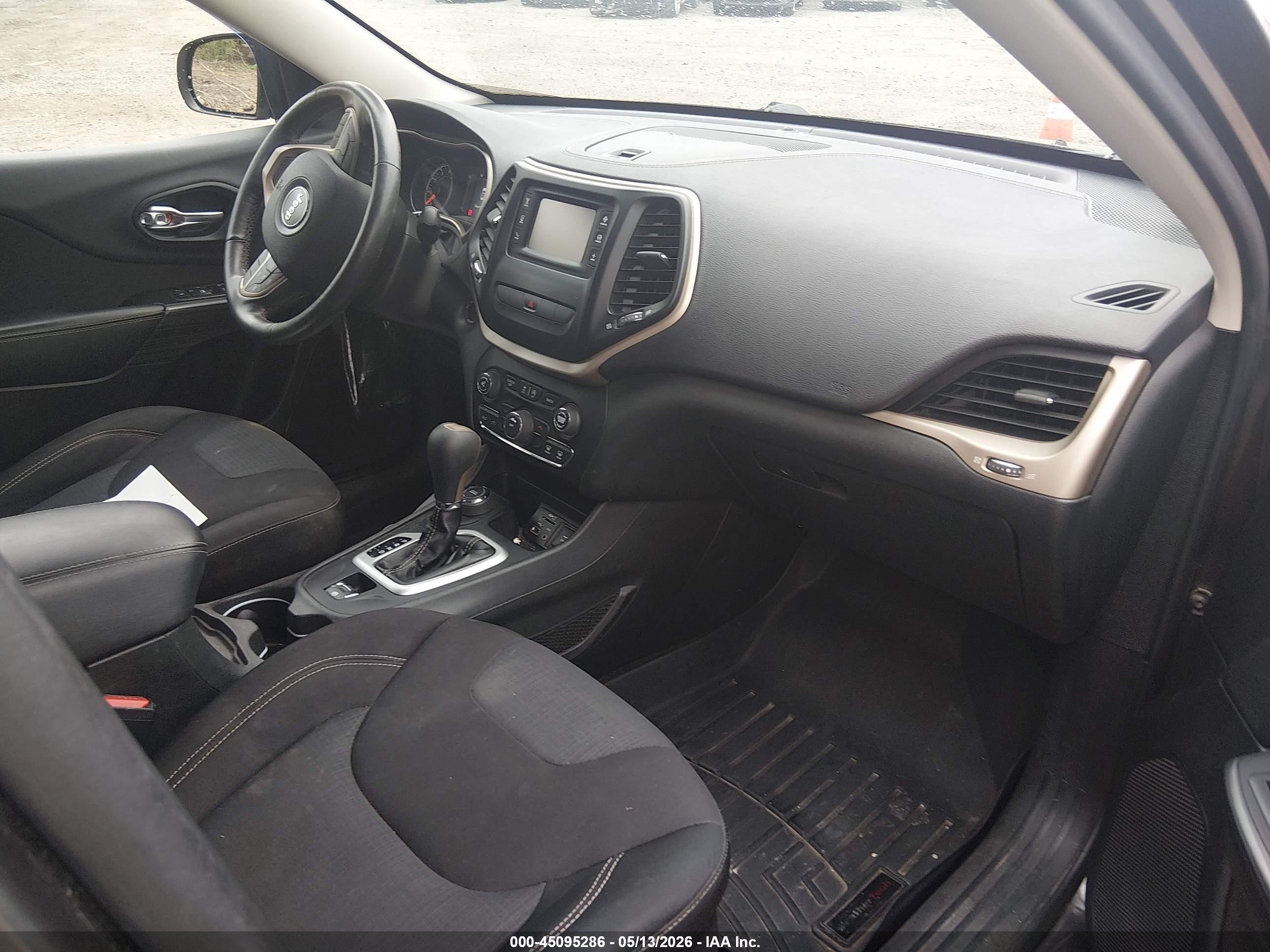 2015 Jeep Cherokee Latitude Black vin: 1C4PJMCS5FW559033