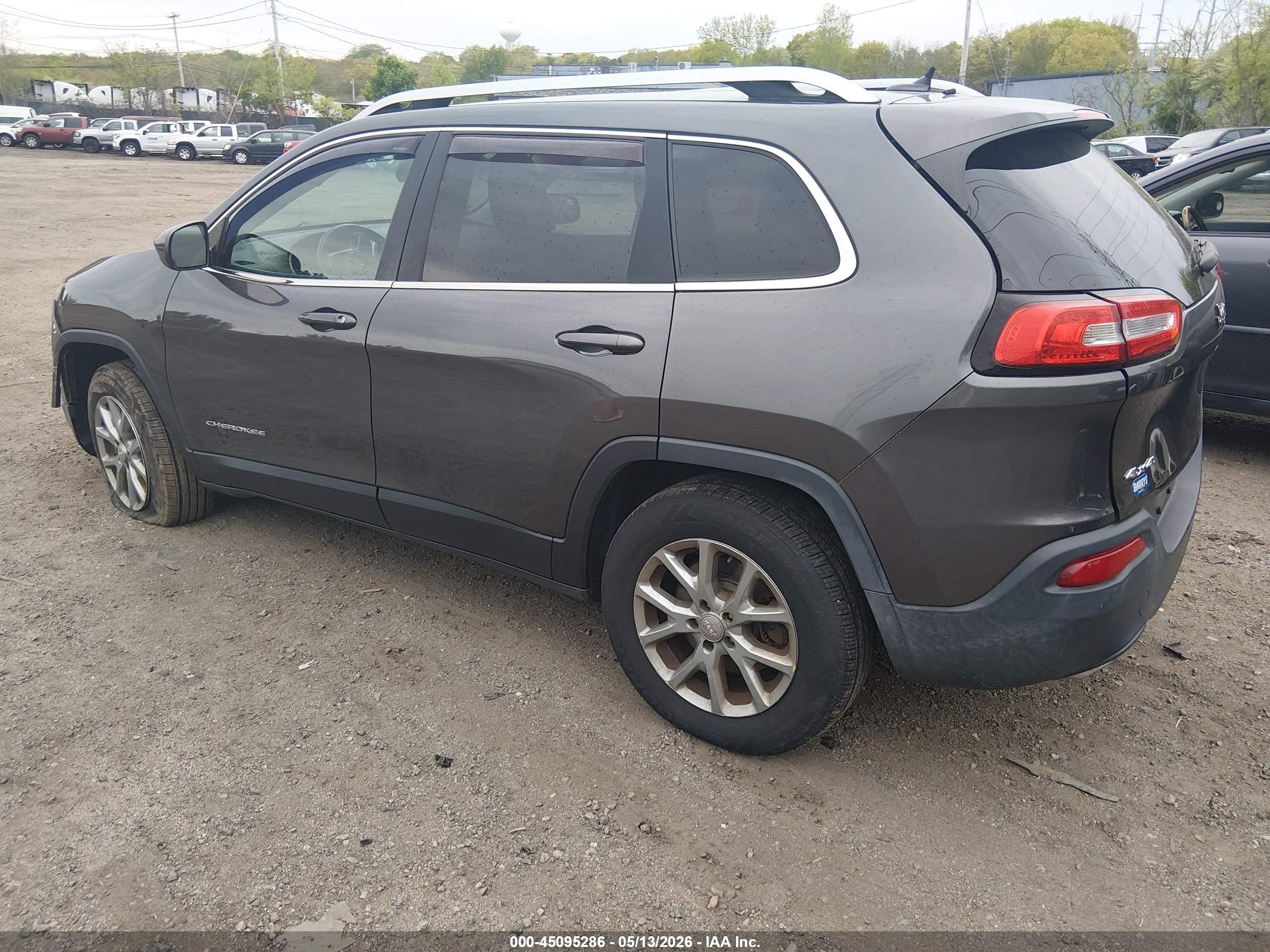 2015 Jeep Cherokee Latitude Black vin: 1C4PJMCS5FW559033