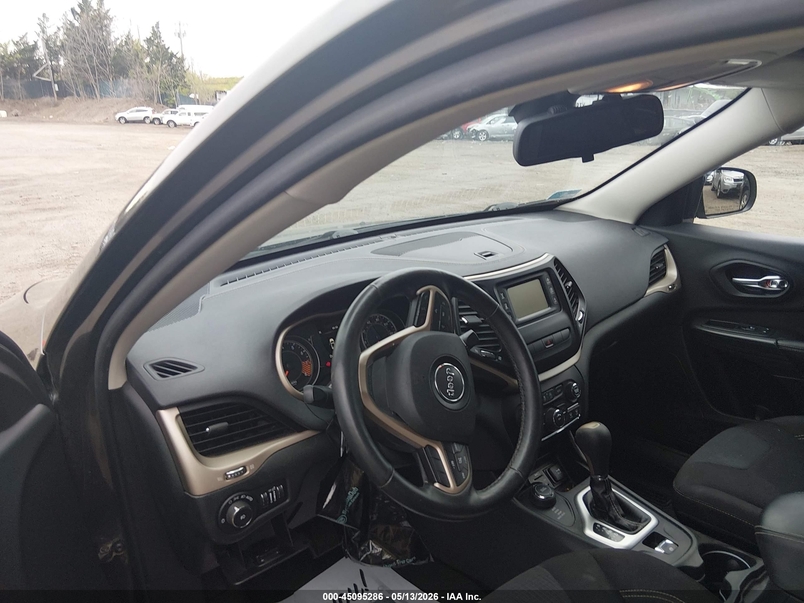 2015 Jeep Cherokee Latitude Black vin: 1C4PJMCS5FW559033