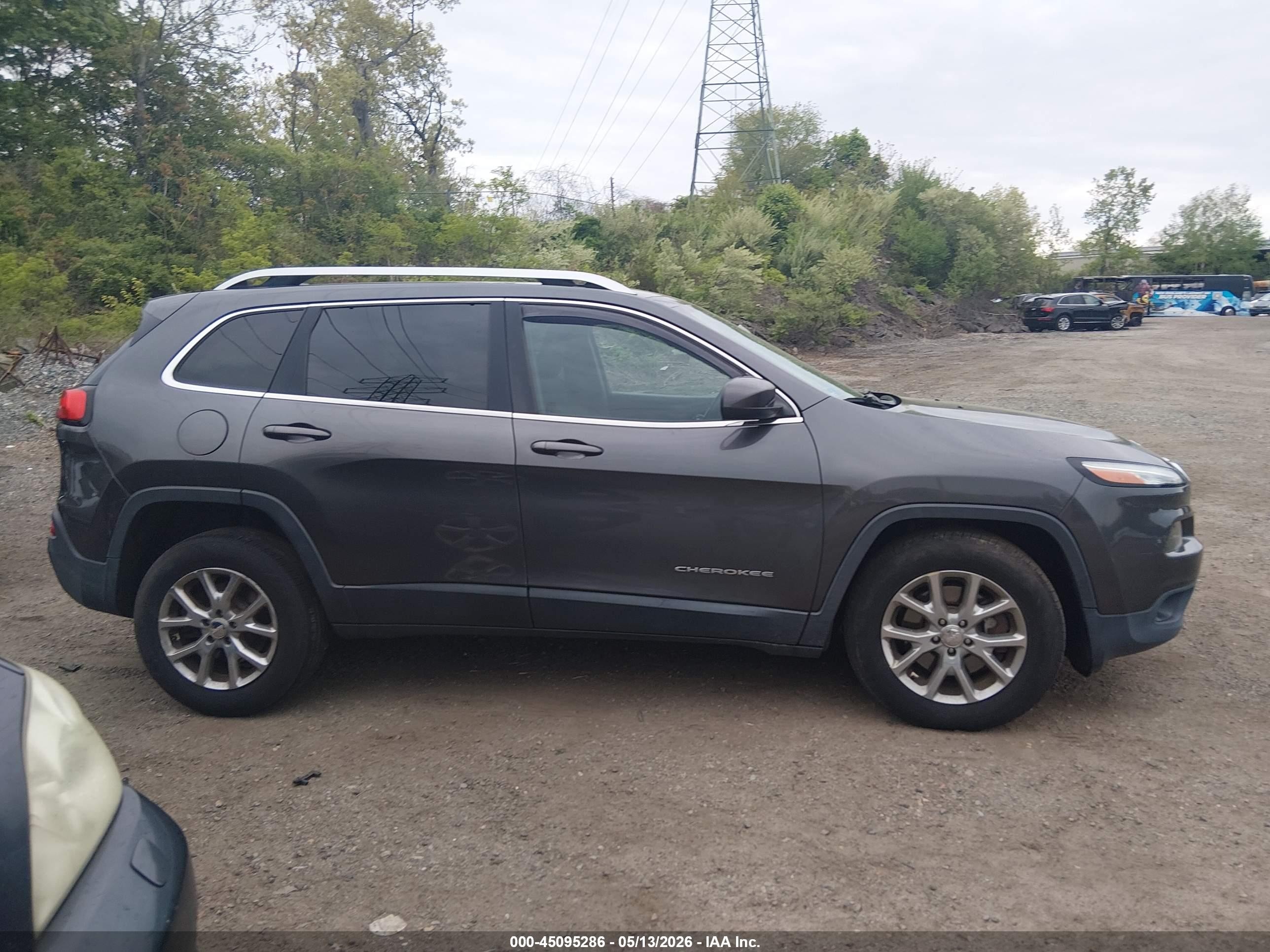 2015 Jeep Cherokee Latitude Black vin: 1C4PJMCS5FW559033