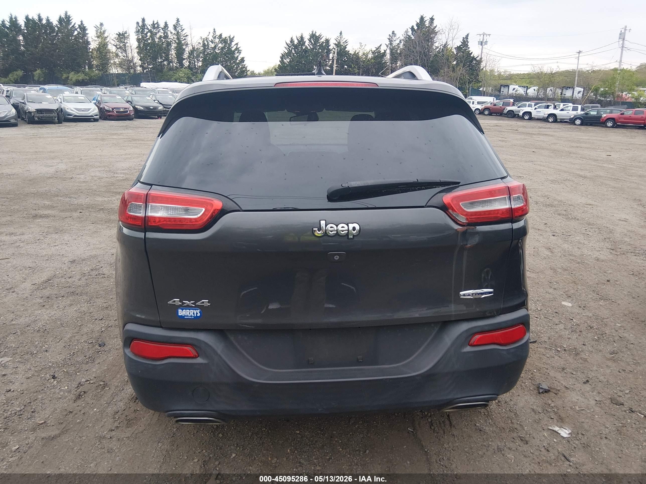 2015 Jeep Cherokee Latitude Black vin: 1C4PJMCS5FW559033