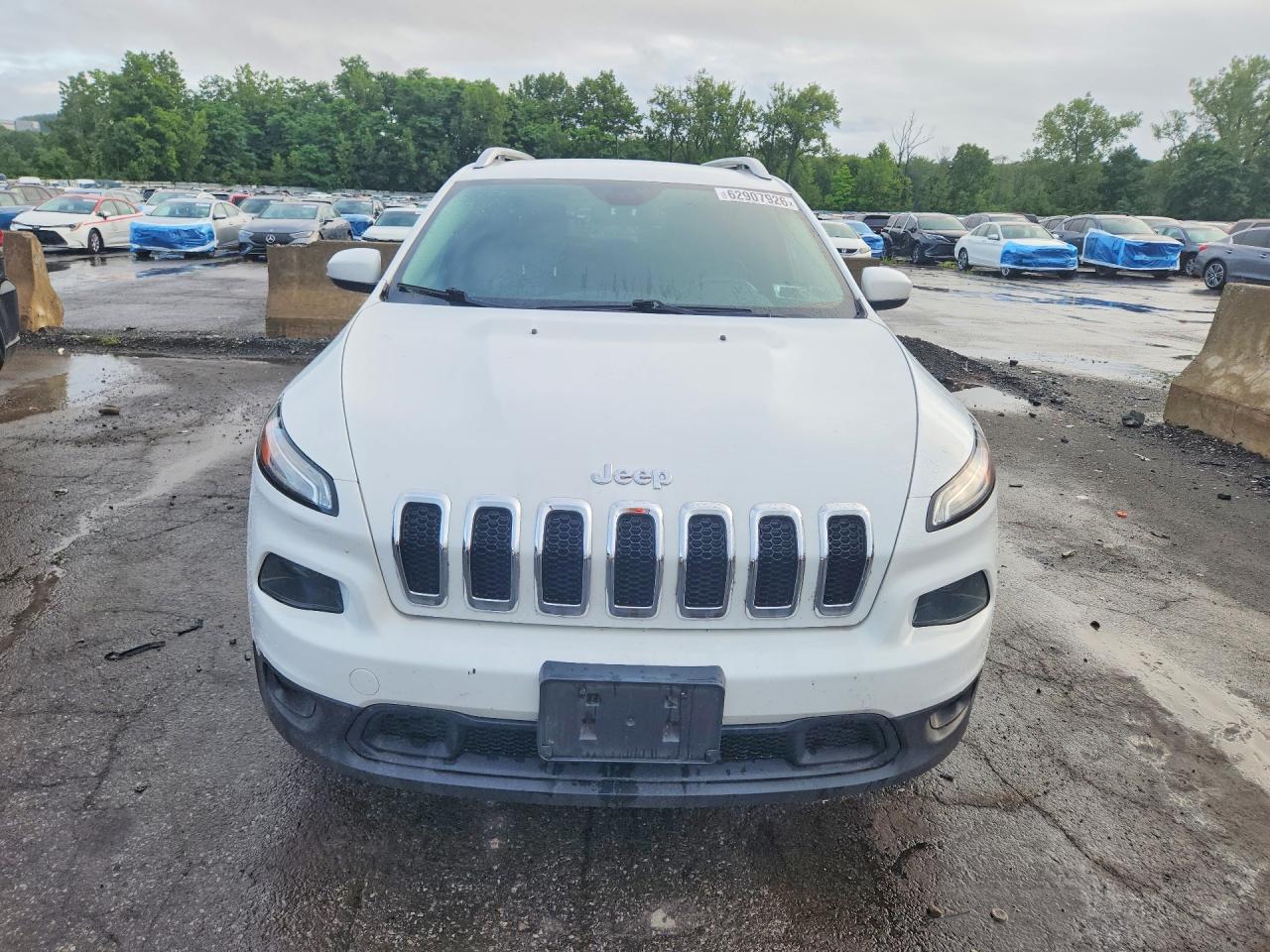 2015 Jeep Cherokee Latitude White vin: 1C4PJMCS5FW588855