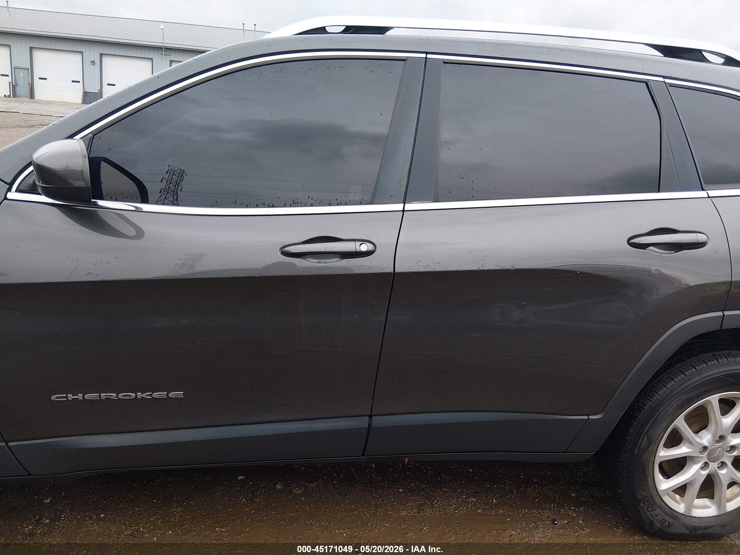 2015 Jeep Cherokee Latitude Gray vin: 1C4PJMCS5FW599838