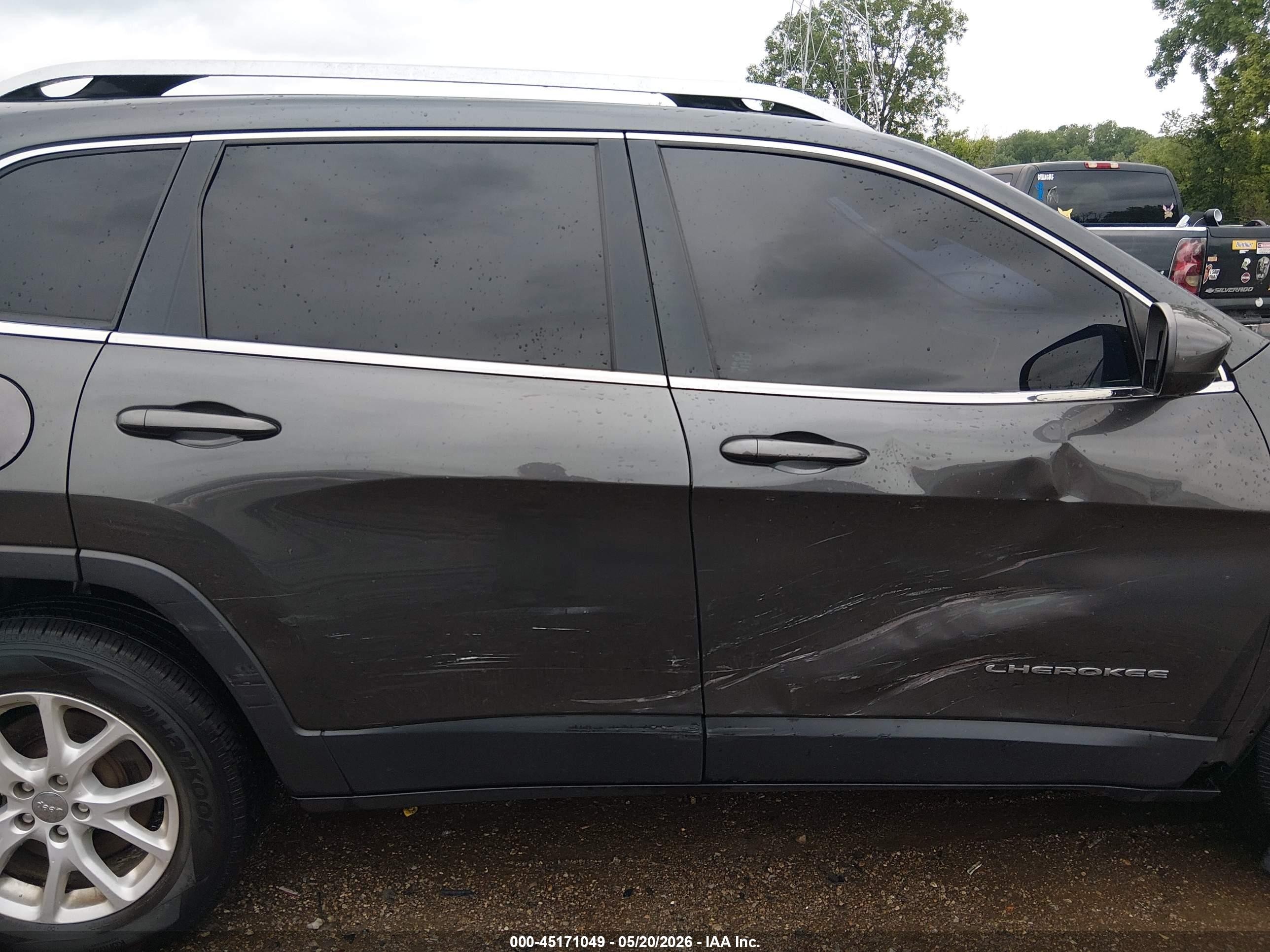 2015 Jeep Cherokee Latitude Gray vin: 1C4PJMCS5FW599838