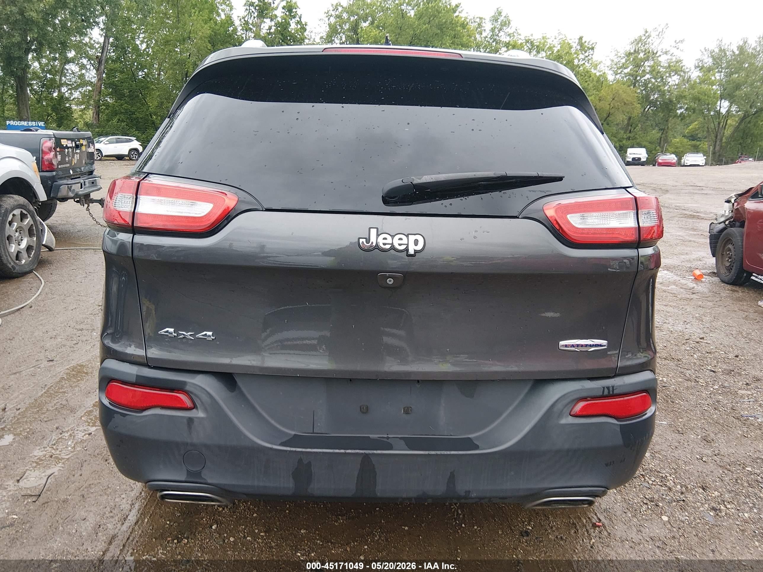 2015 Jeep Cherokee Latitude Gray vin: 1C4PJMCS5FW599838