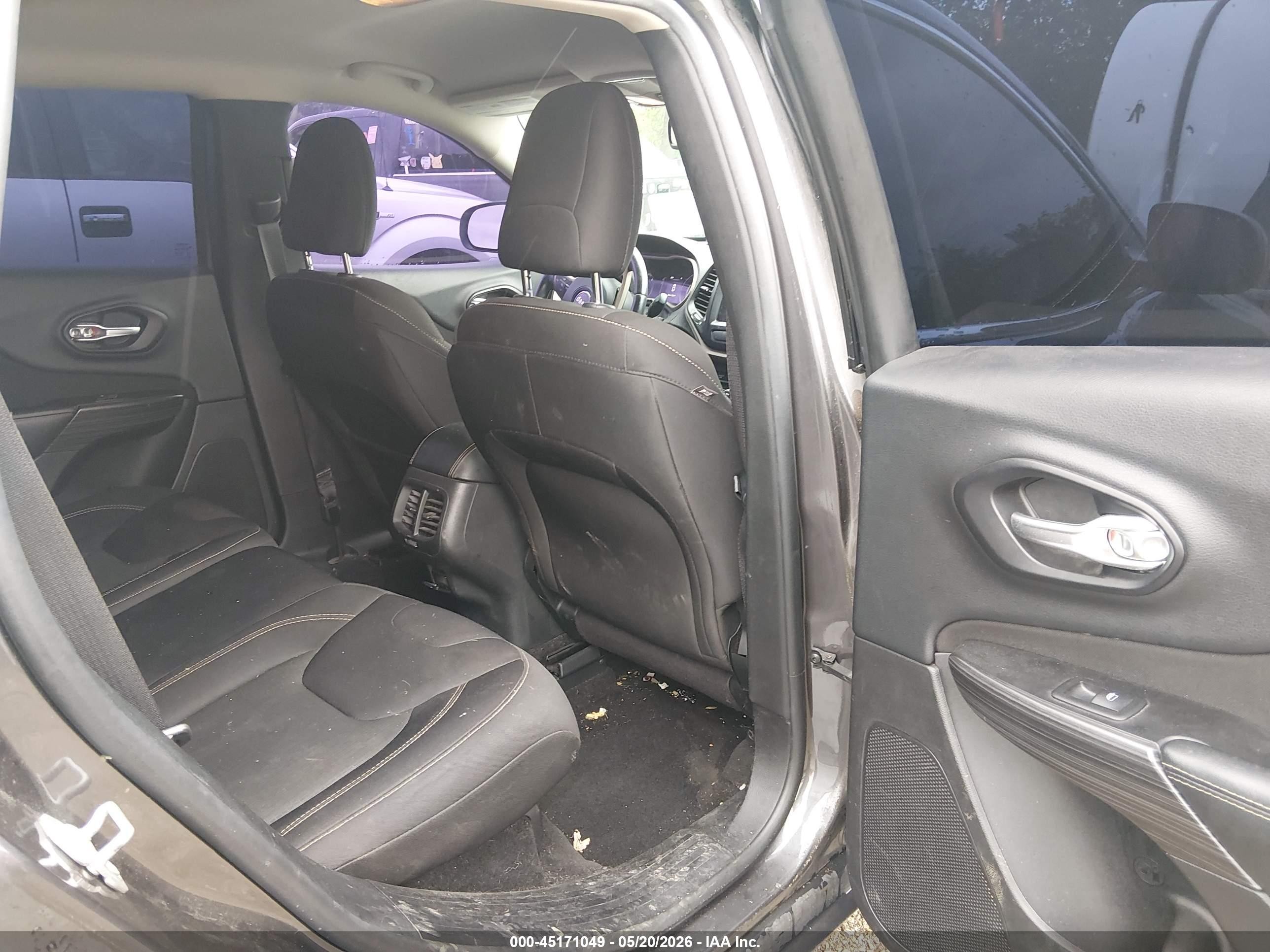 2015 Jeep Cherokee Latitude Gray vin: 1C4PJMCS5FW599838