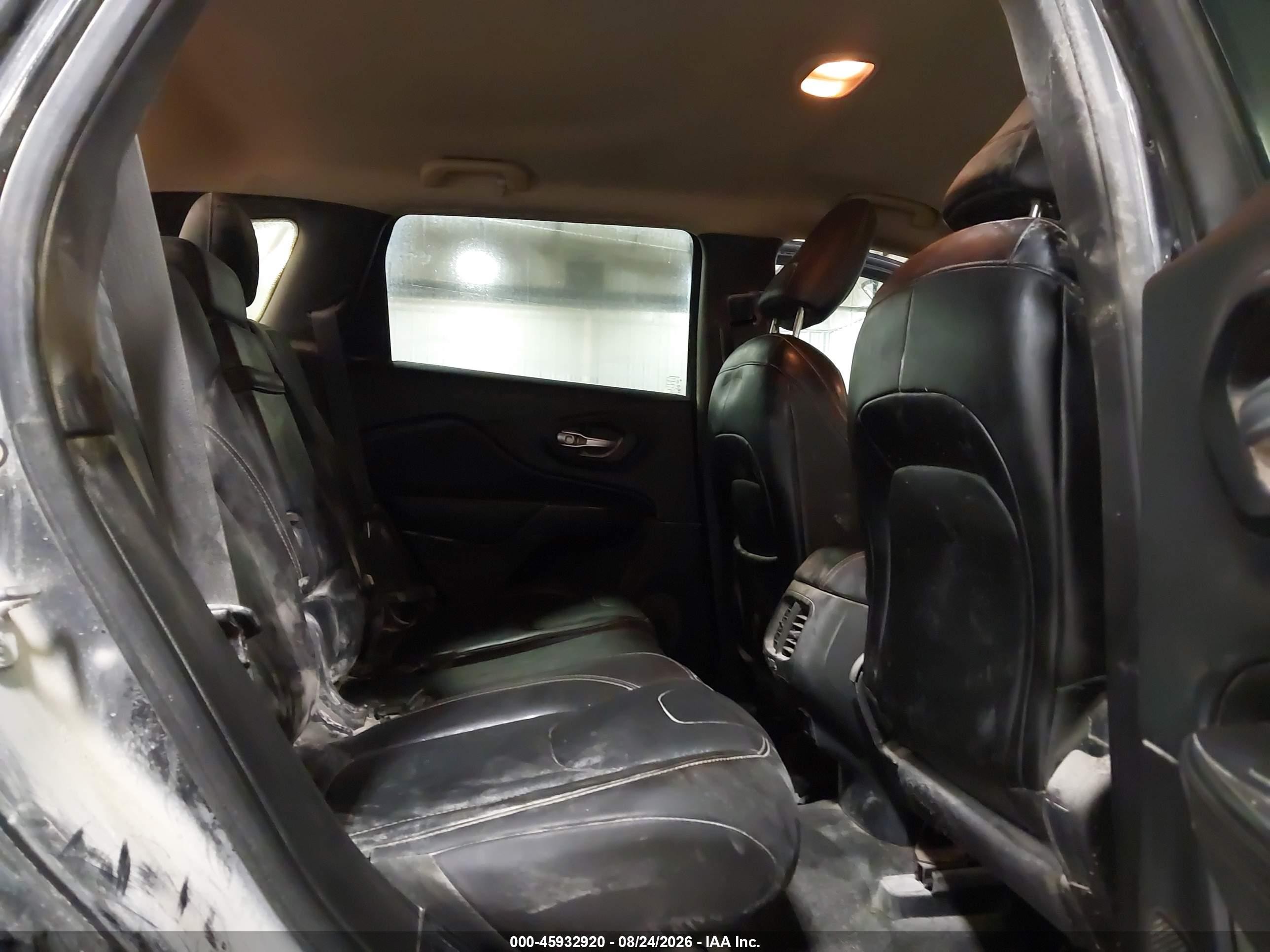 2015 Jeep Cherokee Latitude Black vin: 1C4PJMCS5FW614905