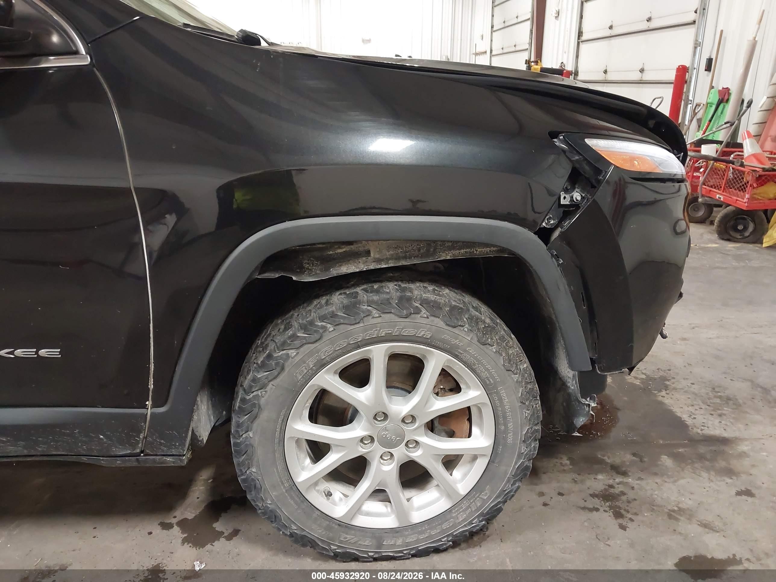 2015 Jeep Cherokee Latitude Black vin: 1C4PJMCS5FW614905