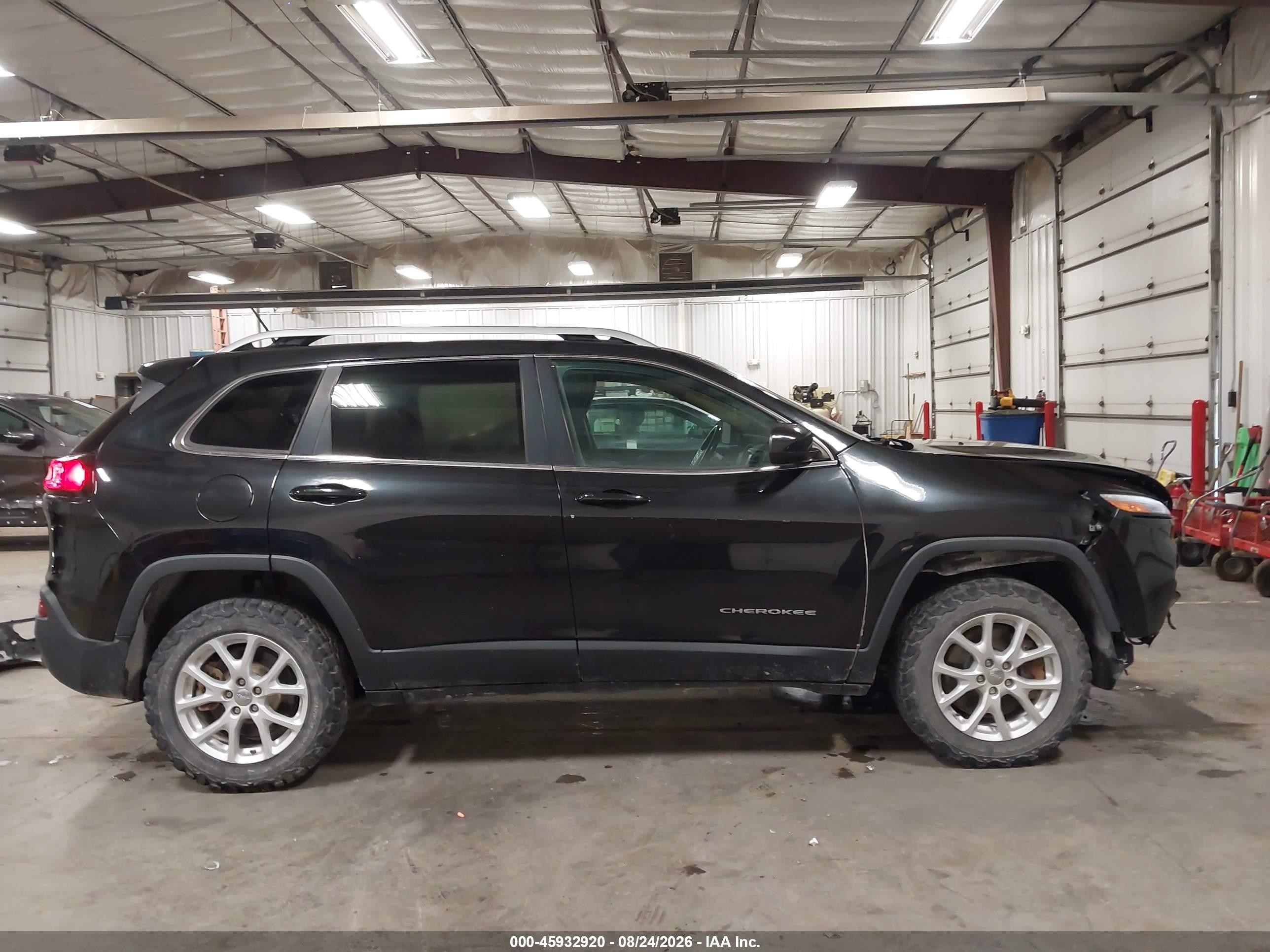 2015 Jeep Cherokee Latitude Black vin: 1C4PJMCS5FW614905