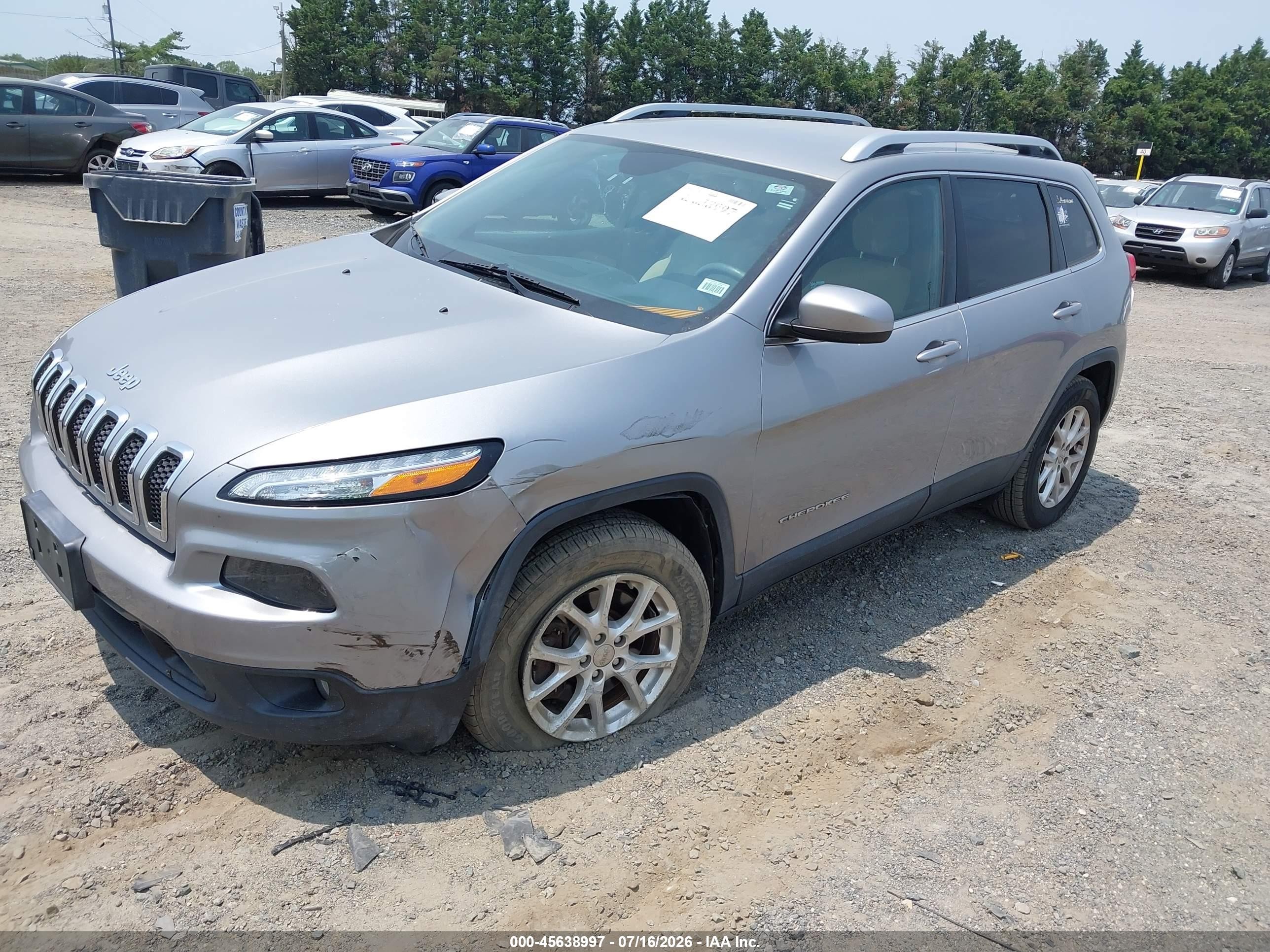 2015 Jeep Cherokee Latitude Silver vin: 1C4PJMCS5FW685750
