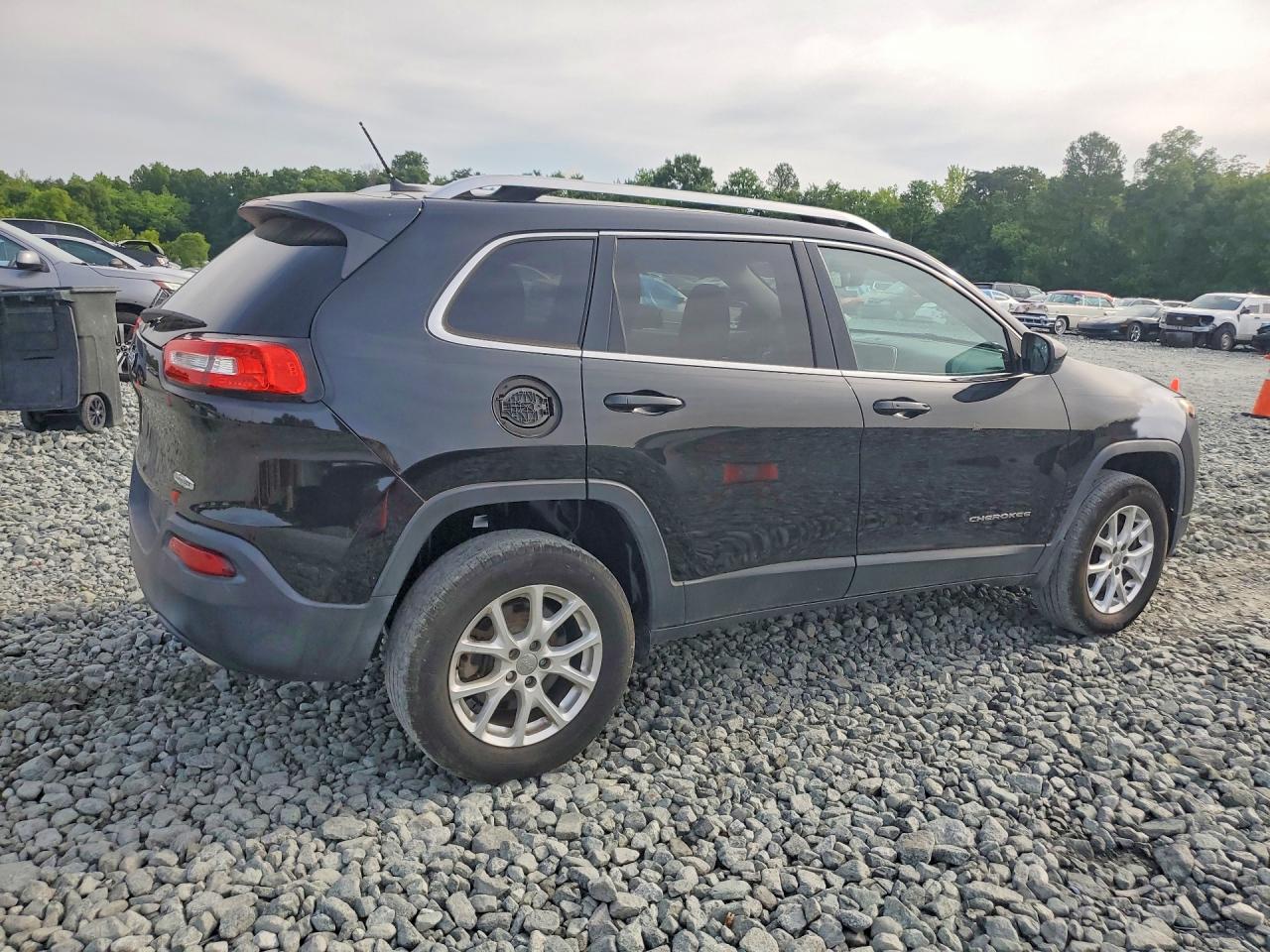 2015 Jeep Cherokee Latitude Black vin: 1C4PJMCS5FW727950