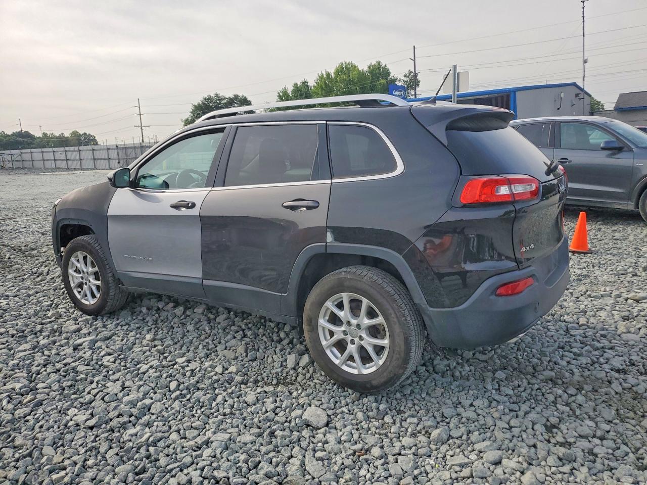 2015 Jeep Cherokee Latitude Black vin: 1C4PJMCS5FW727950