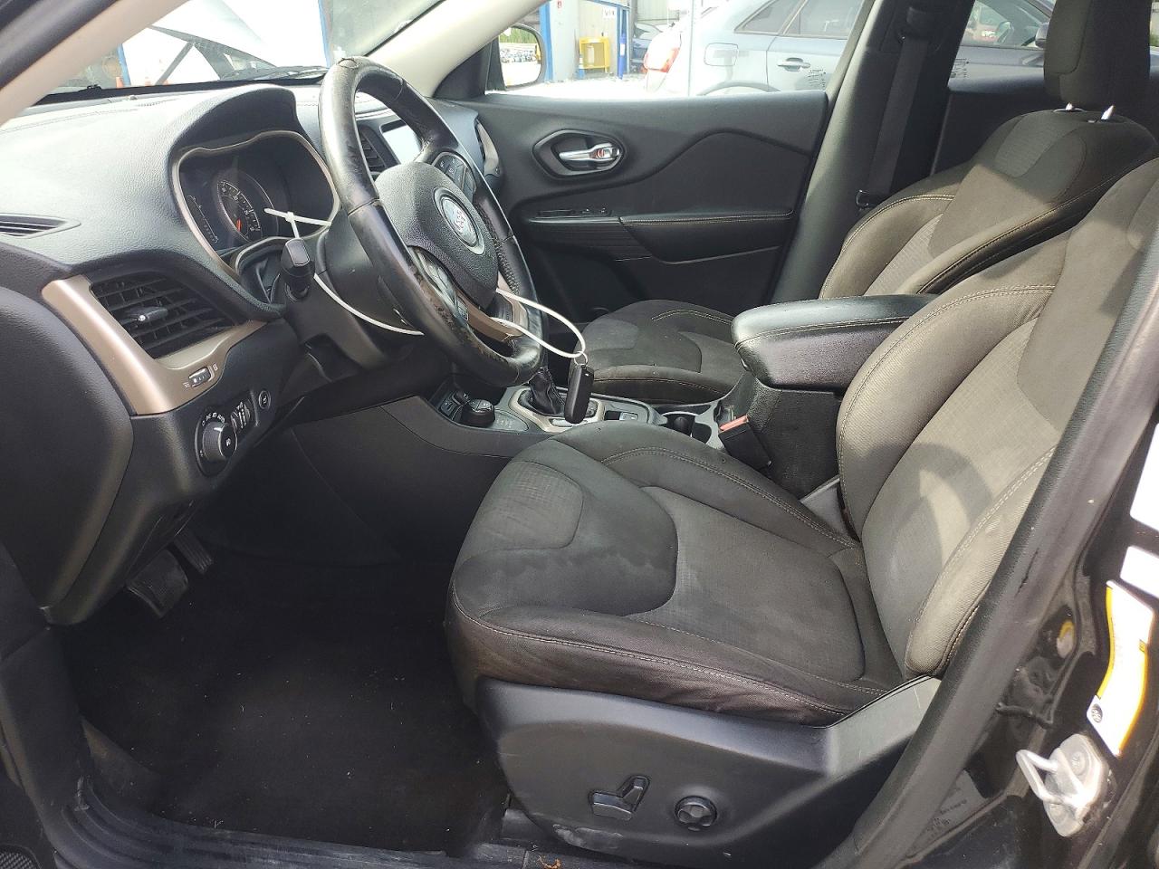 2015 Jeep Cherokee Latitude Black vin: 1C4PJMCS5FW727950
